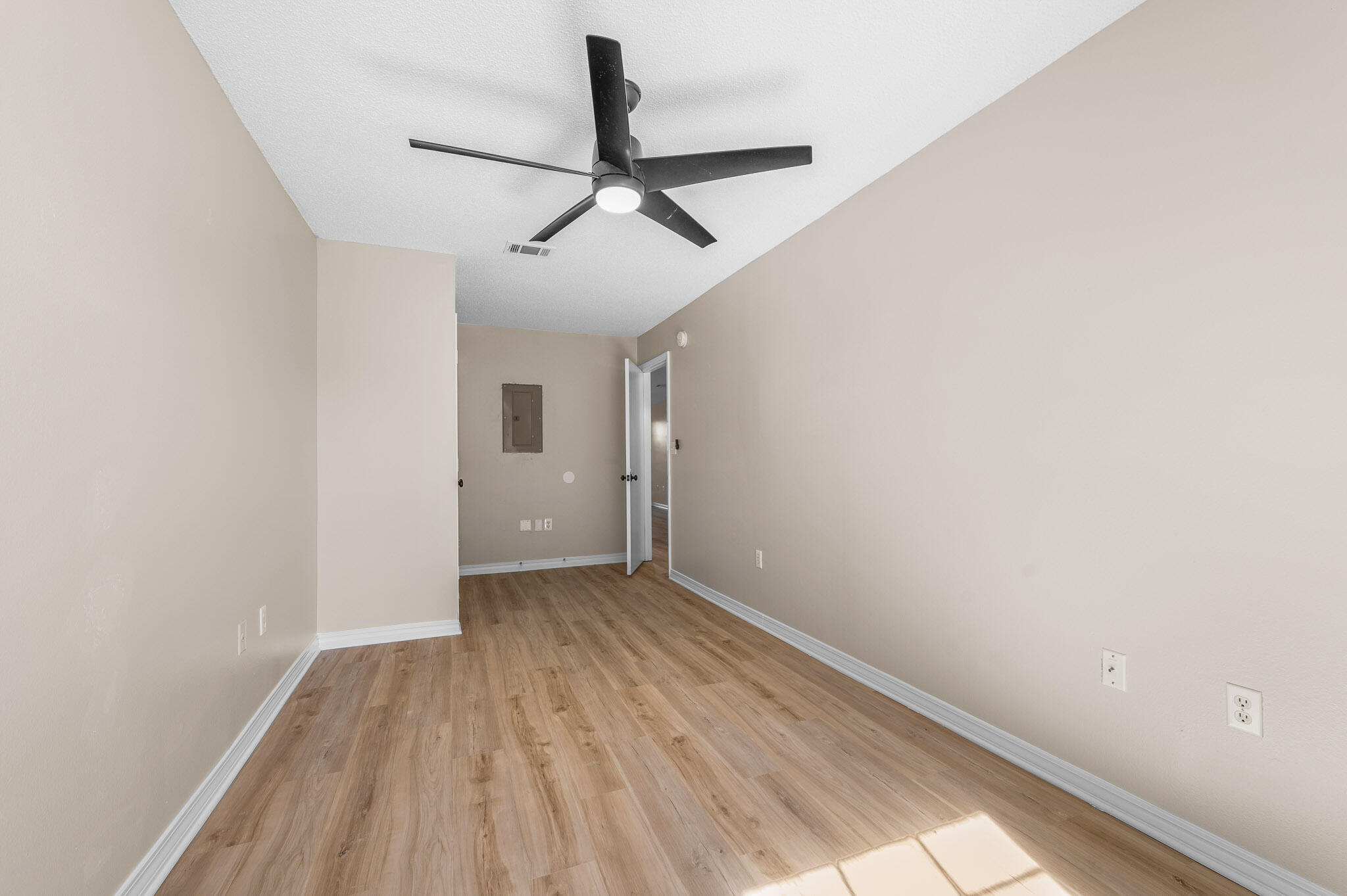 LiveOaks - Residential