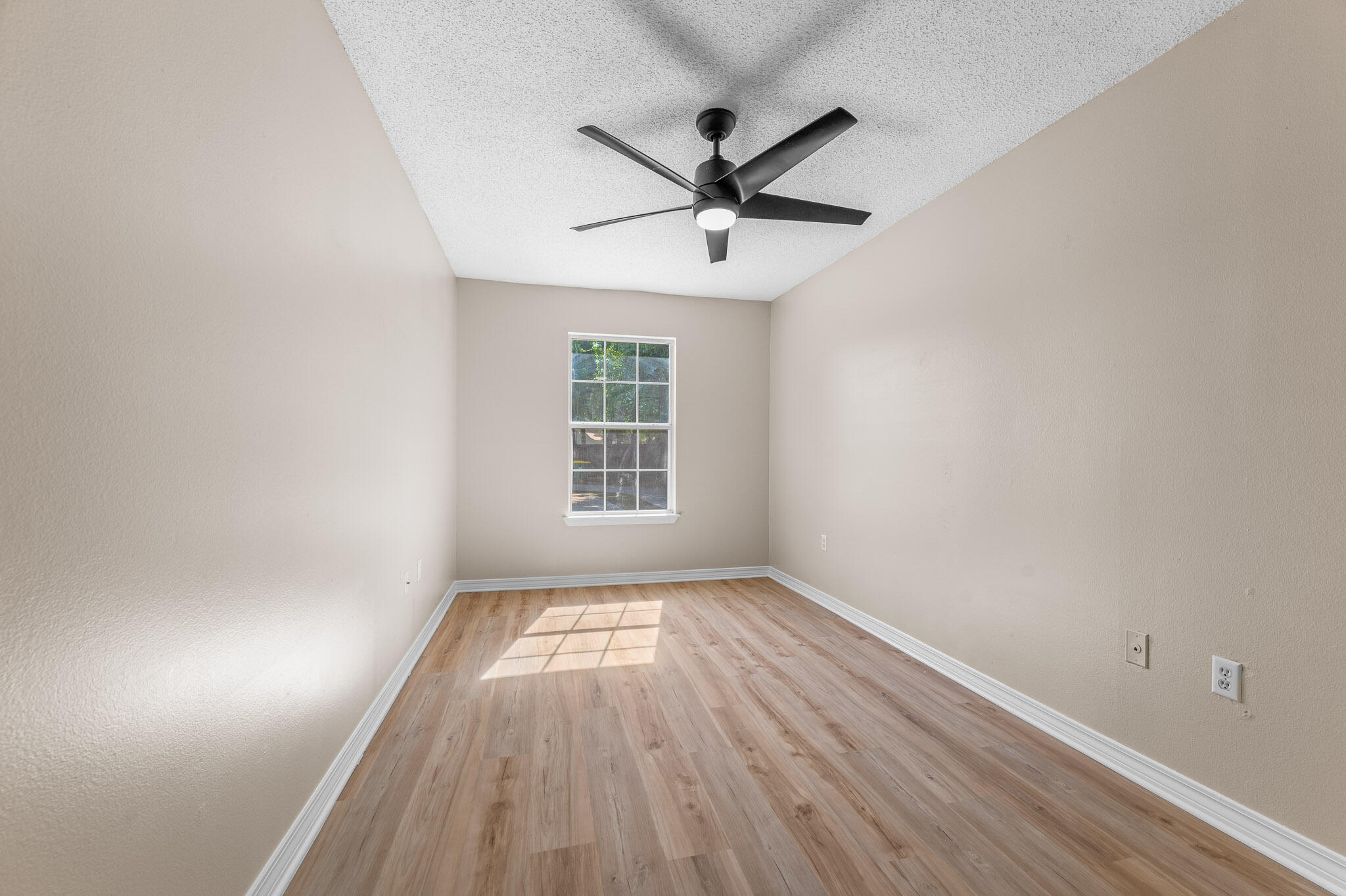 LiveOaks - Residential