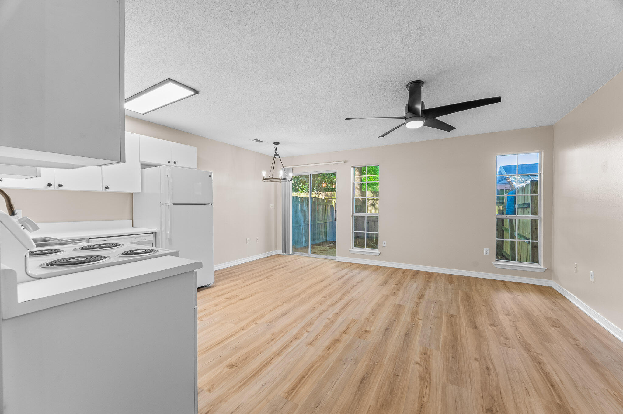 LiveOaks - Residential
