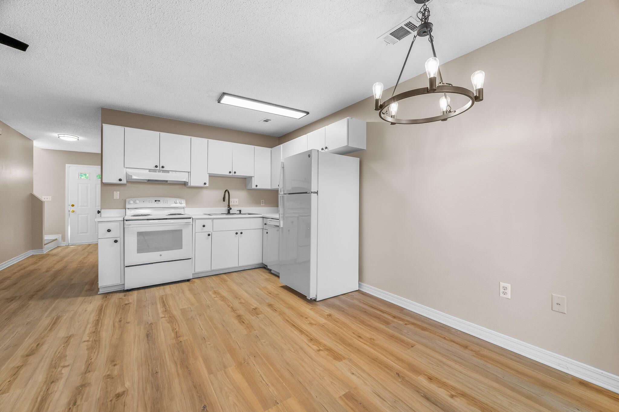LiveOaks - Residential