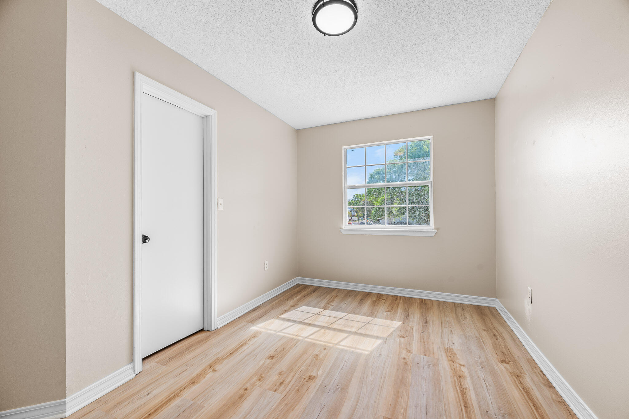 LiveOaks - Residential