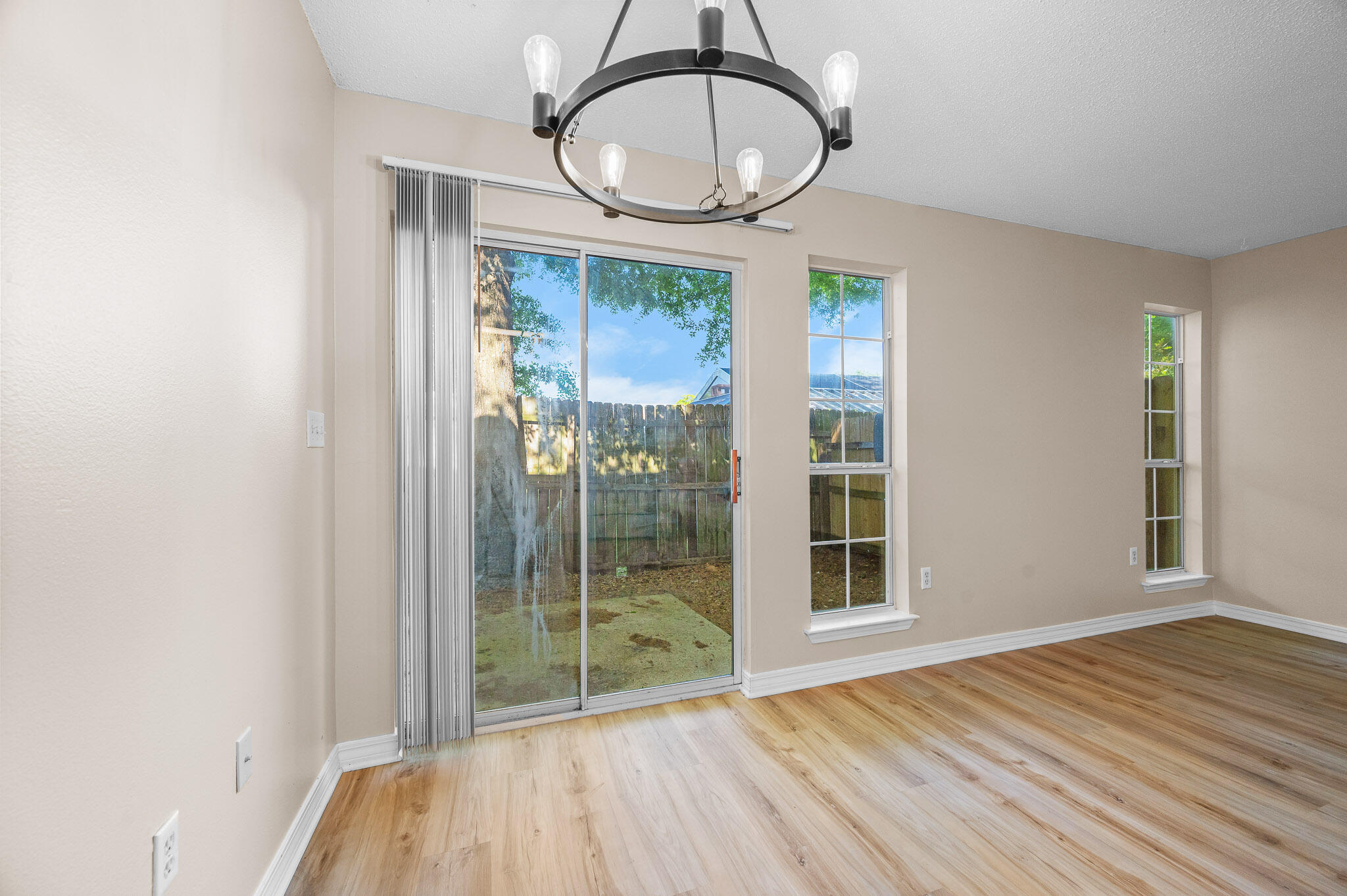 LiveOaks - Residential