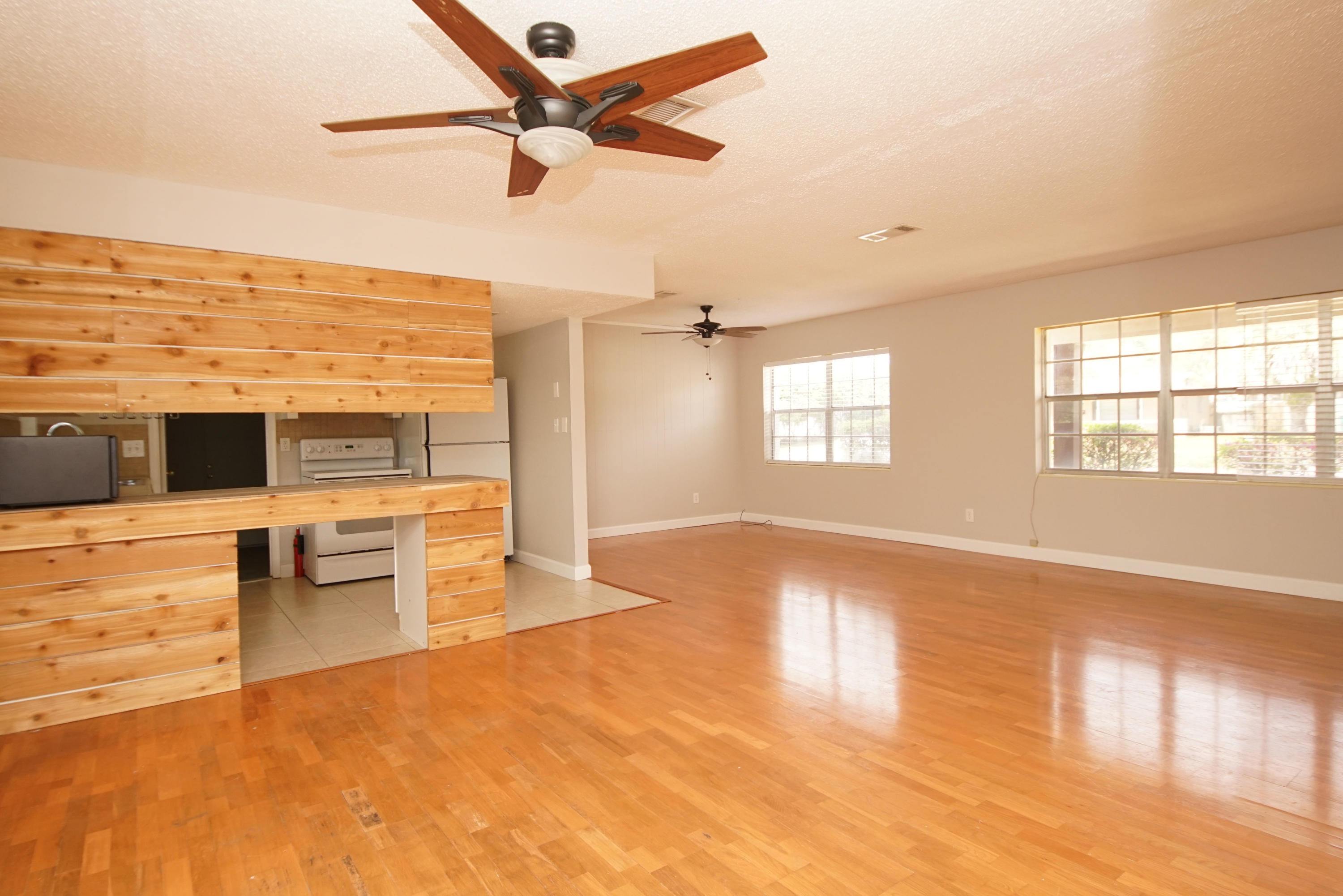 OAK TREE PARK - Residential