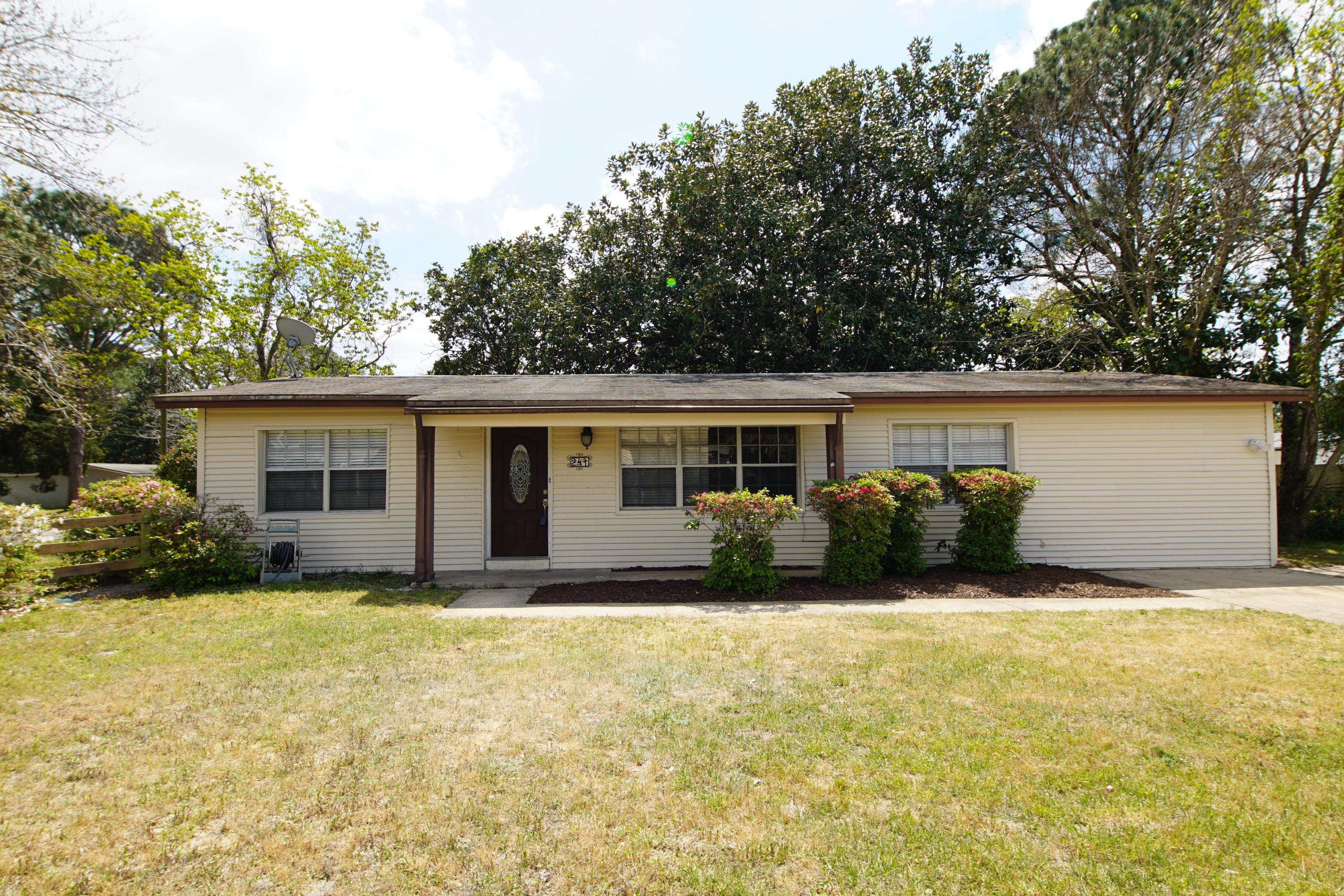 OAK TREE PARK - Residential