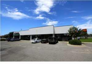 6000 SF former Blockbuster Bldg, sits on front of Walmart