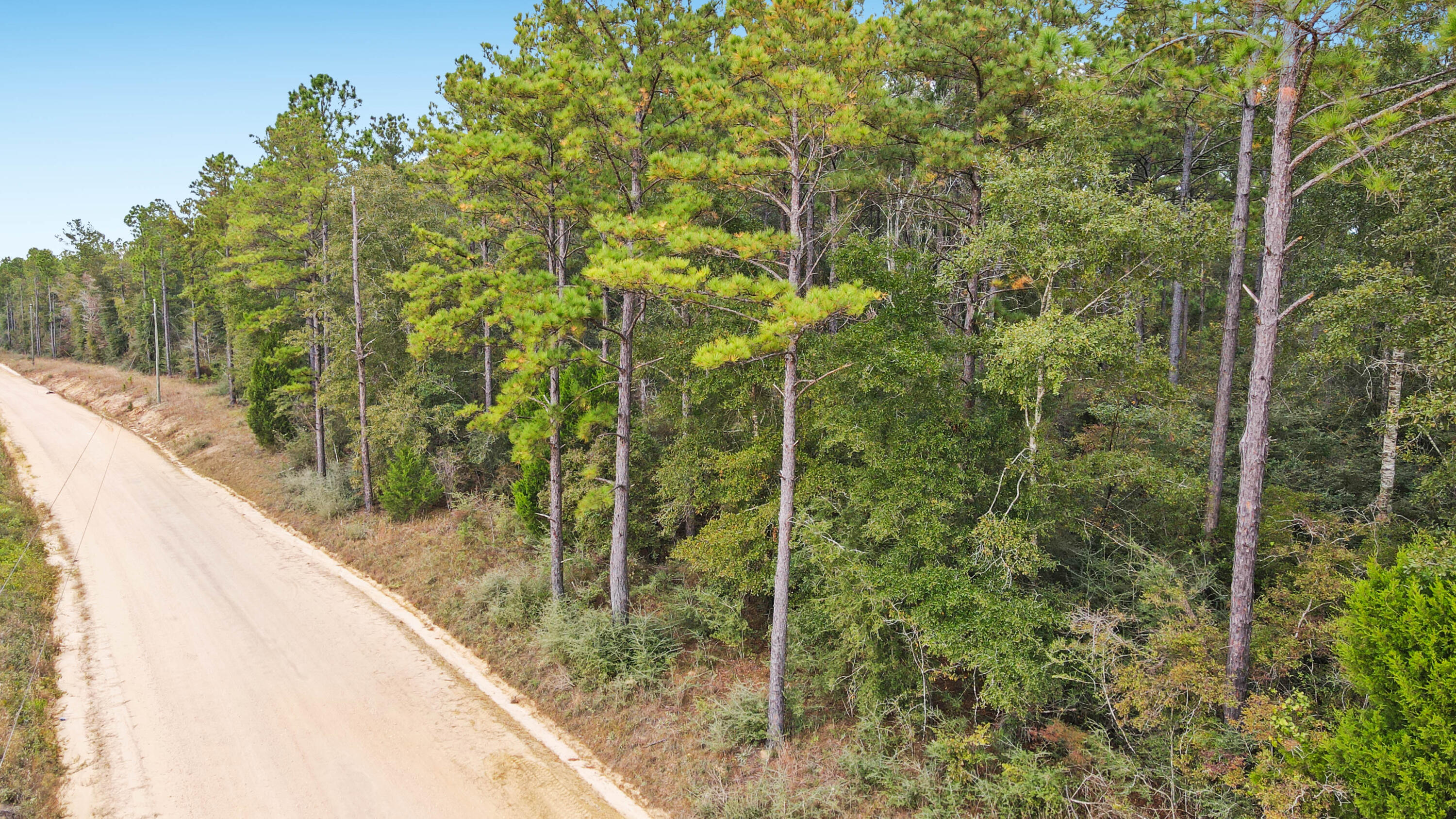 NO RECORDED SUBDIVISION - Land