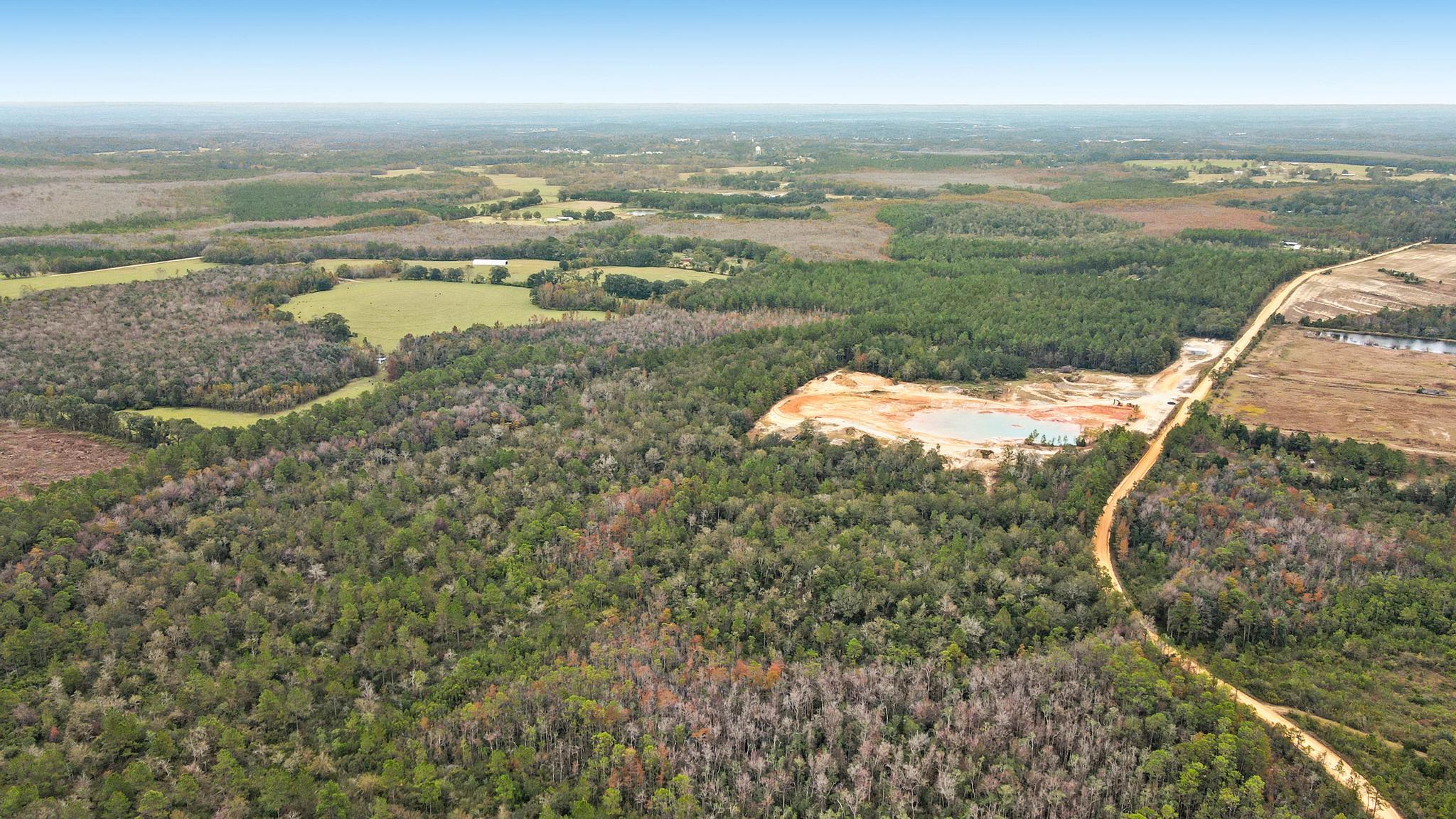 NO RECORDED SUBDIVISION - Land