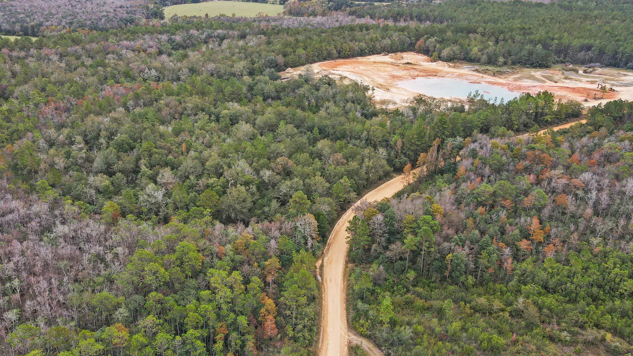 NO RECORDED SUBDIVISION - Land