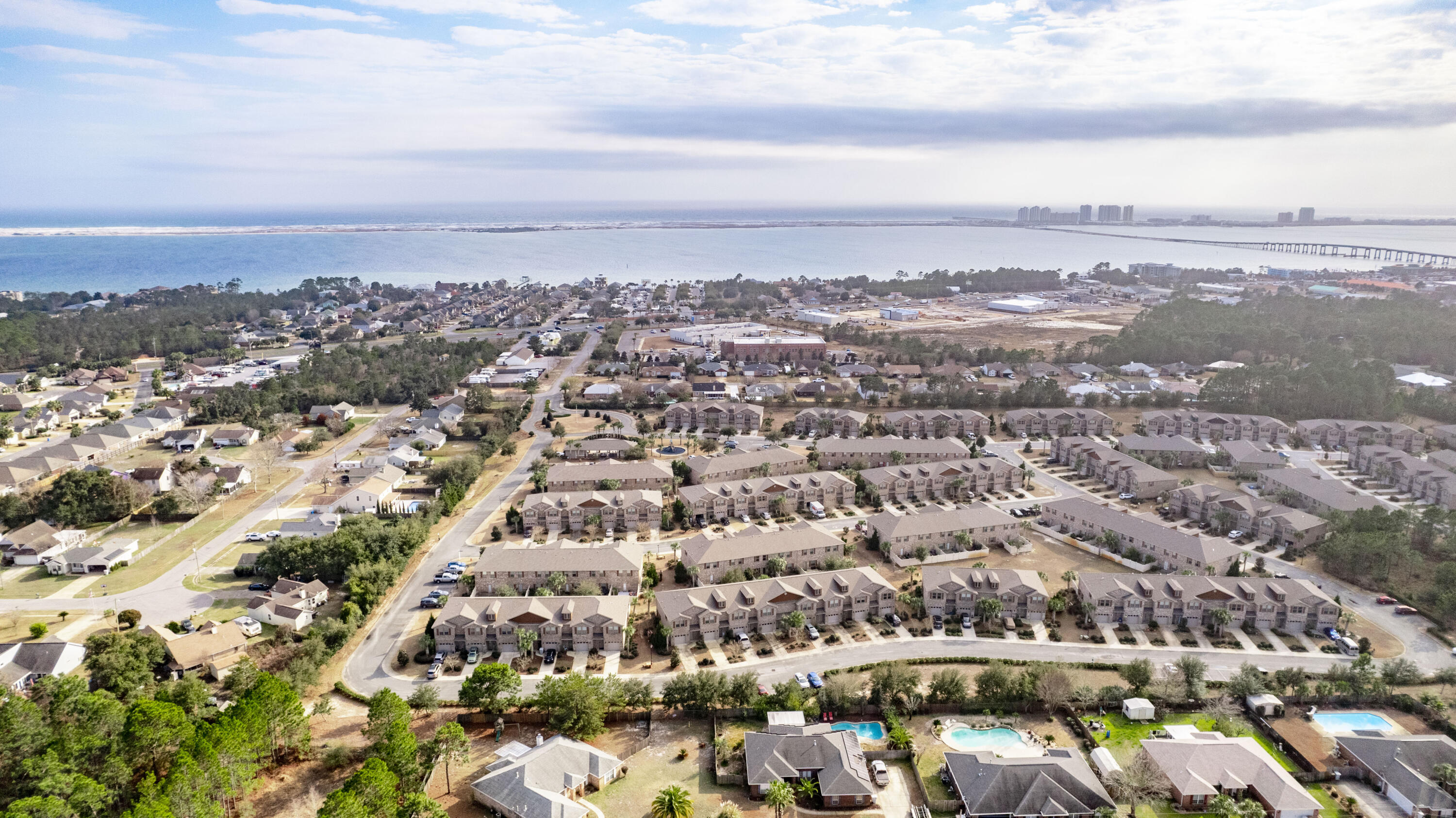 RESERVE POINTE - Residential