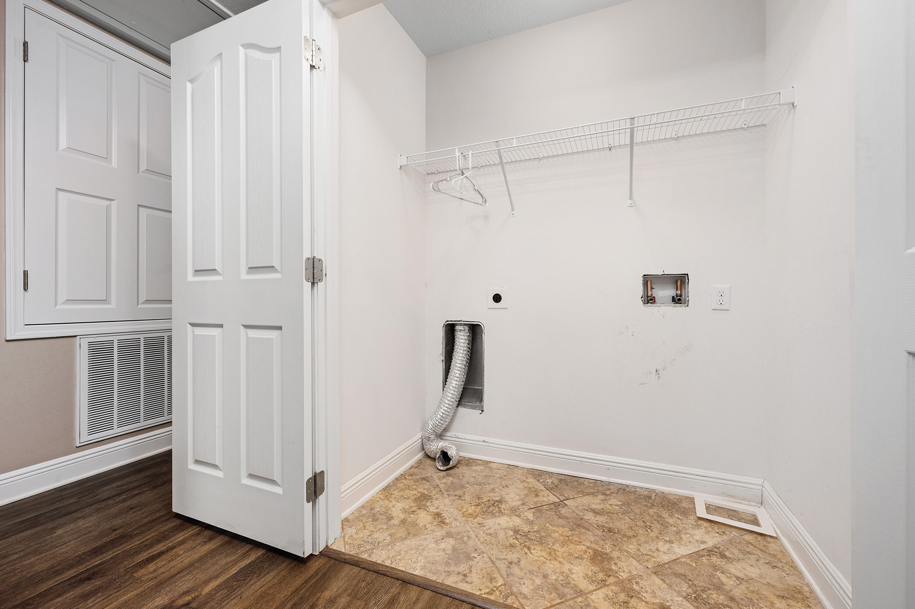 RESERVE POINTE - Residential