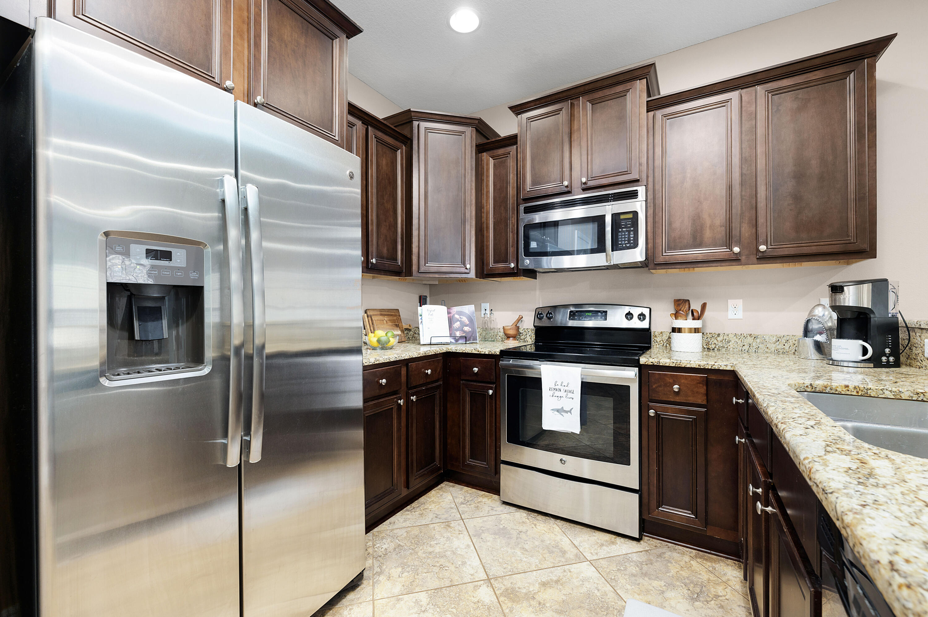 RESERVE POINTE - Residential