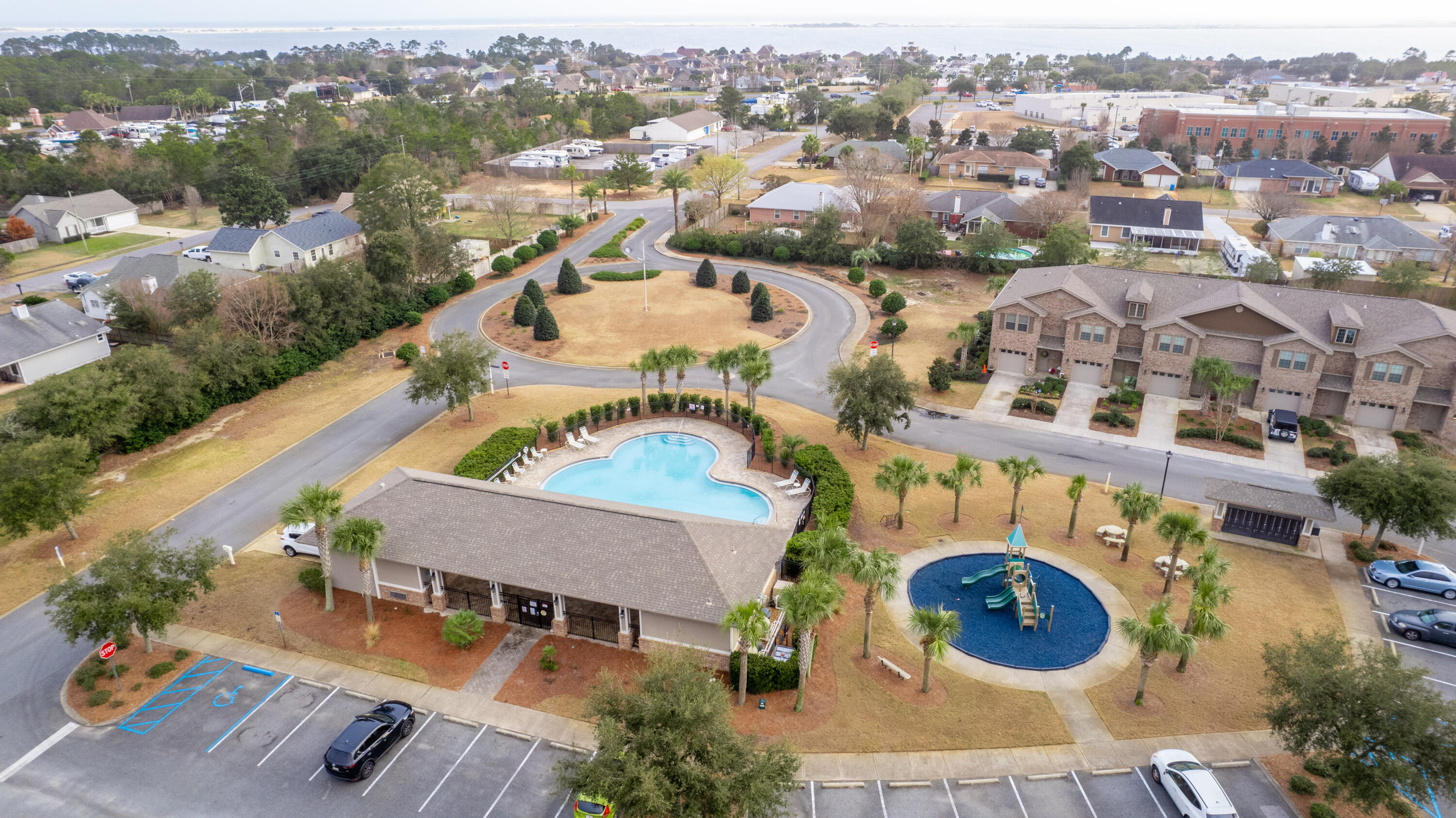 RESERVE POINTE - Residential