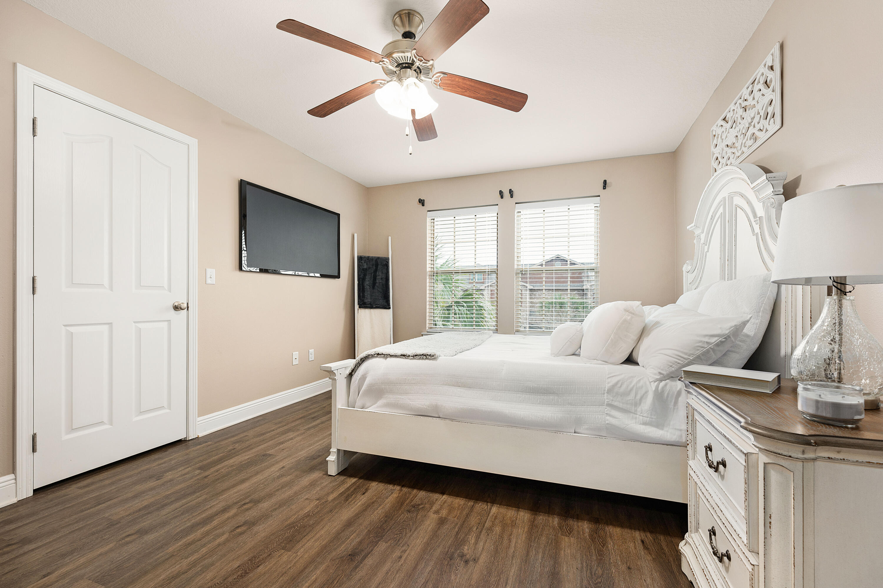 RESERVE POINTE - Residential