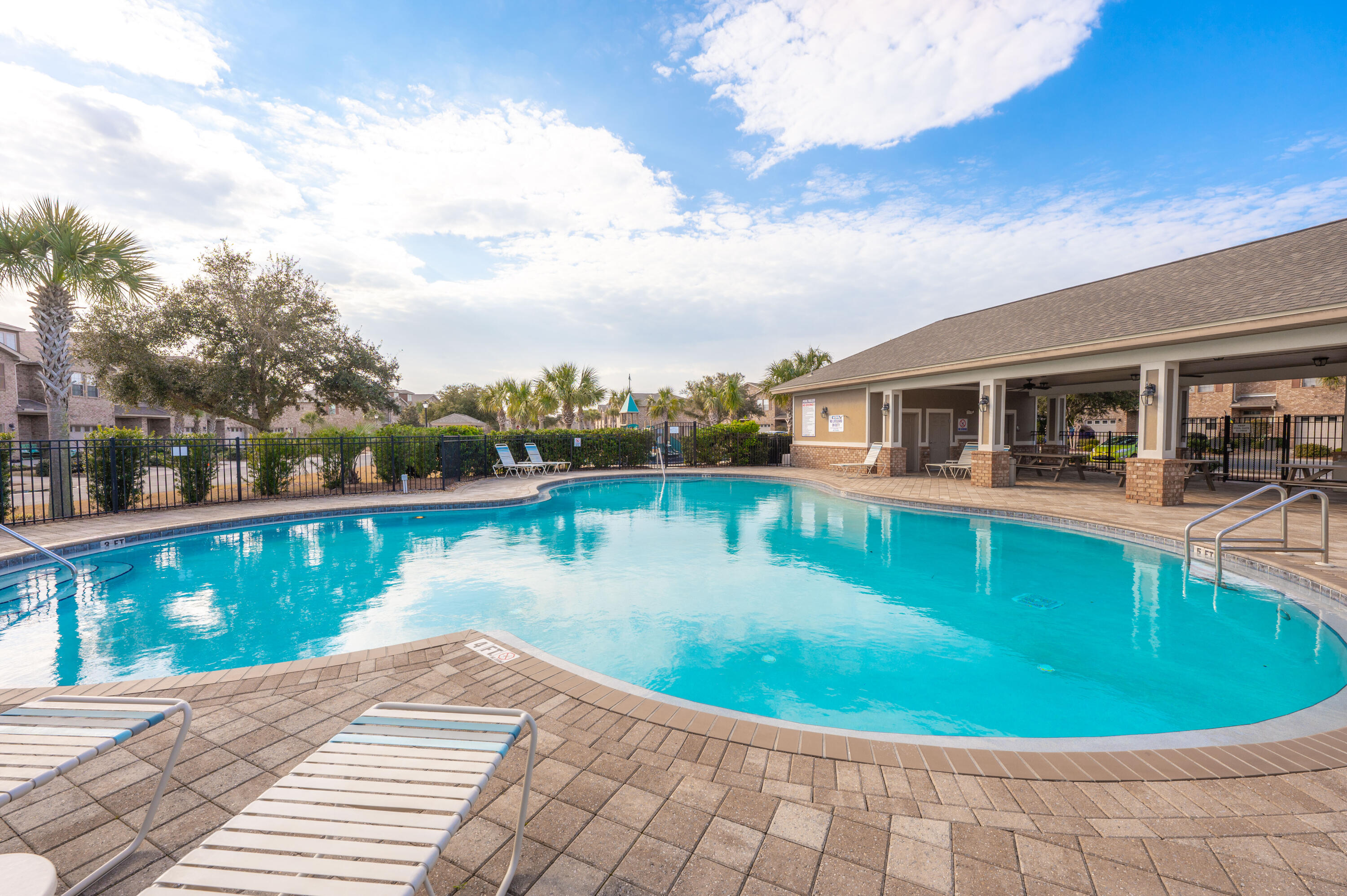 RESERVE POINTE - Residential