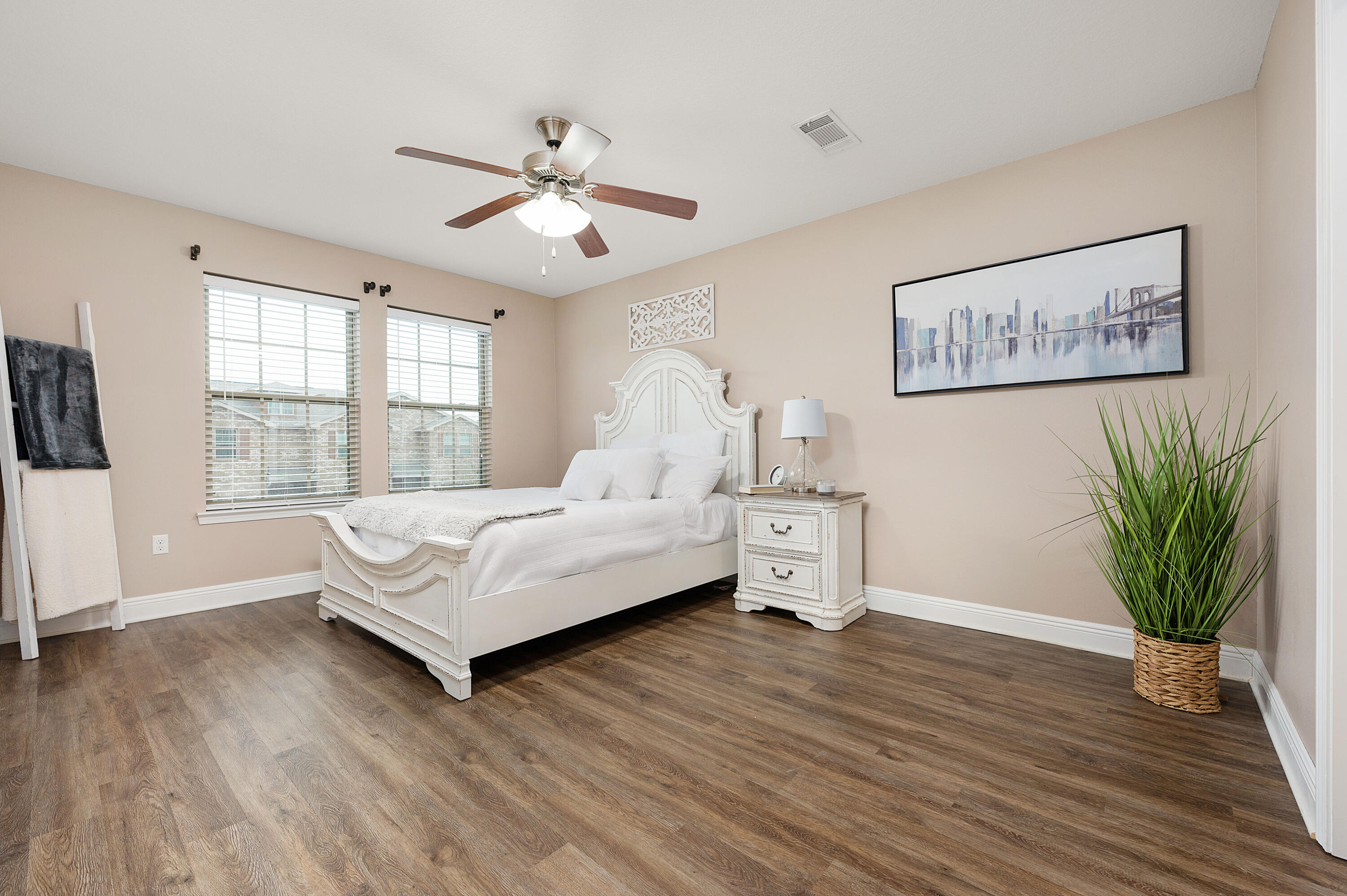 RESERVE POINTE - Residential