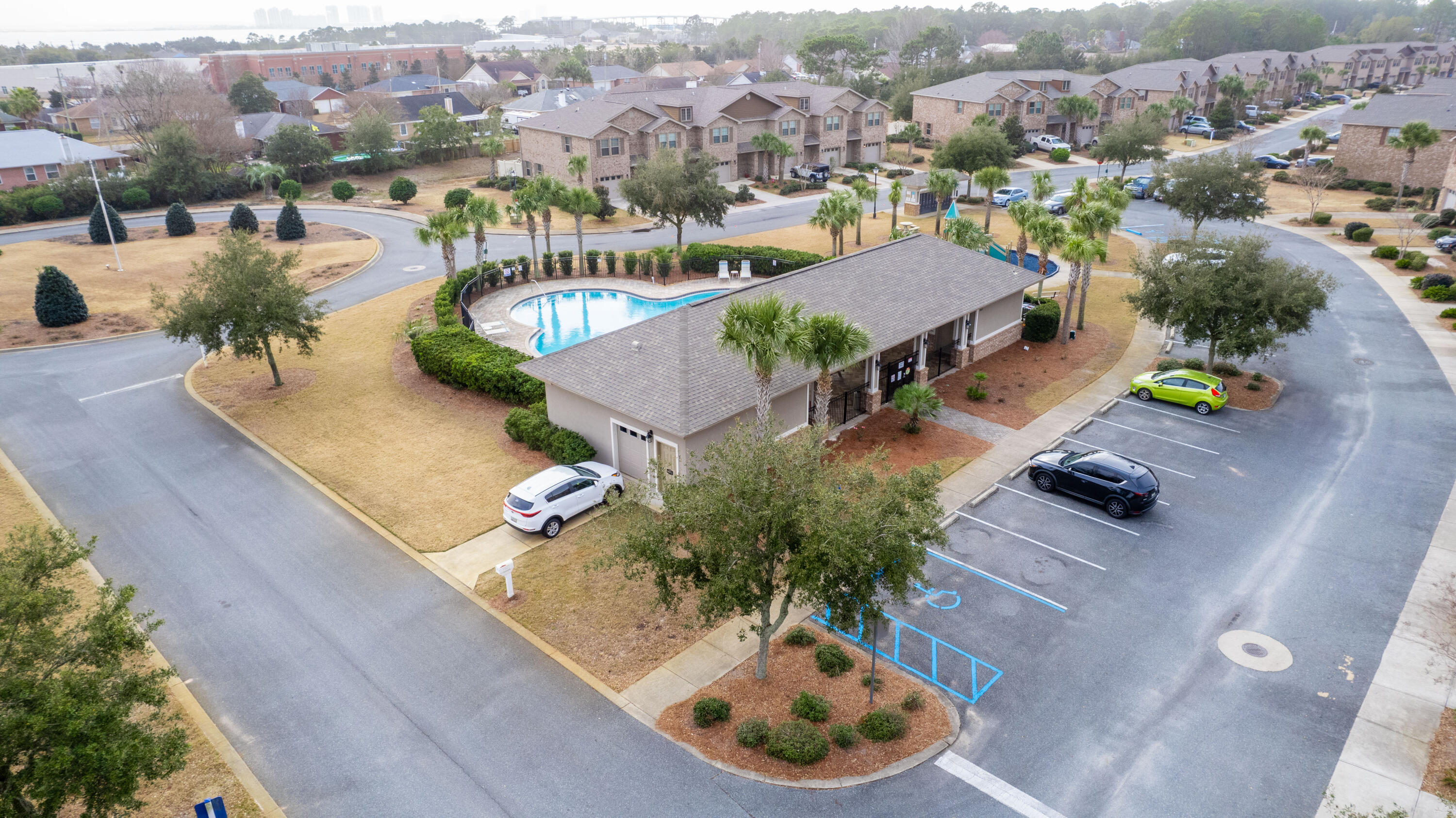 RESERVE POINTE - Residential