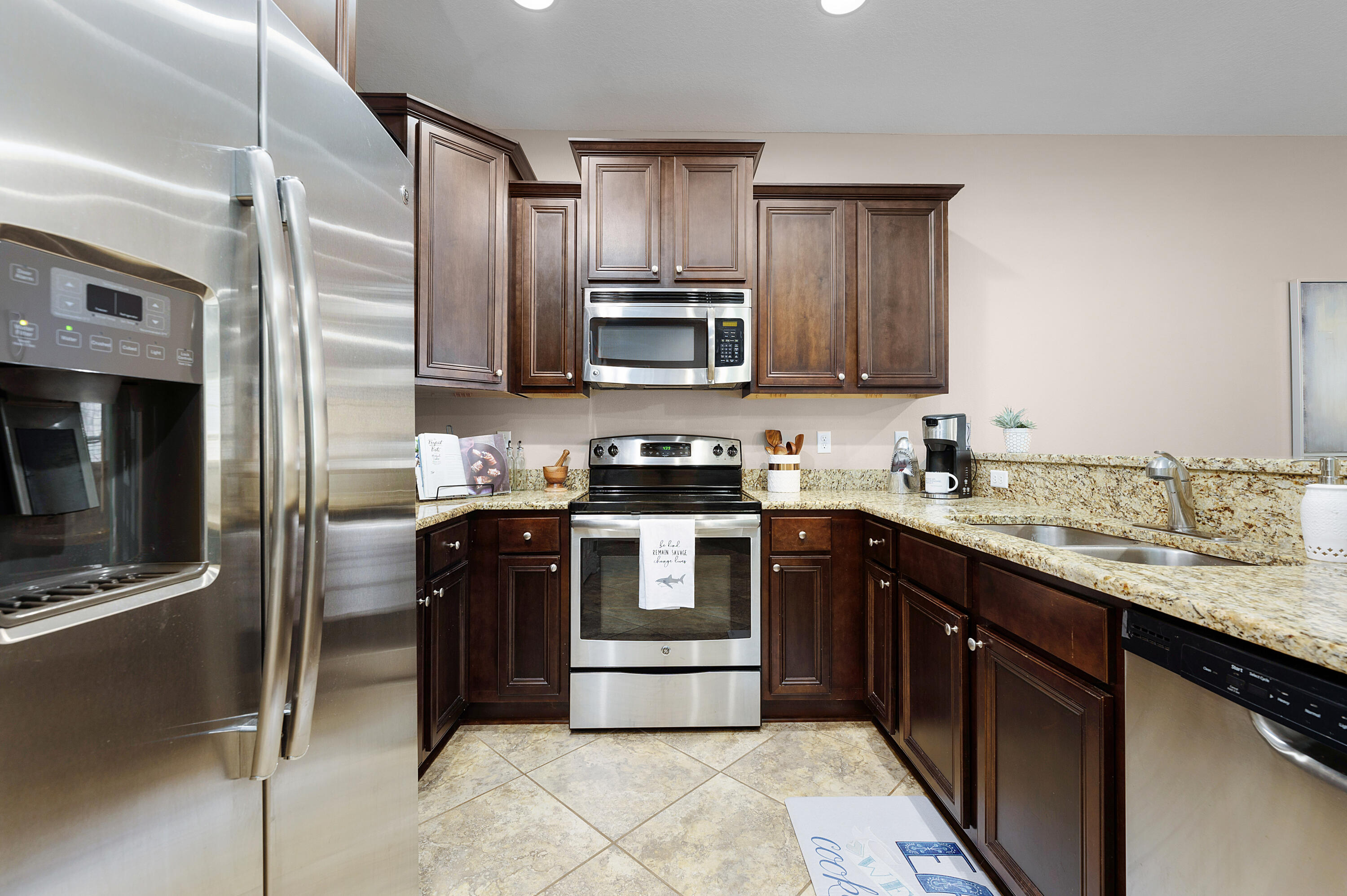 RESERVE POINTE - Residential