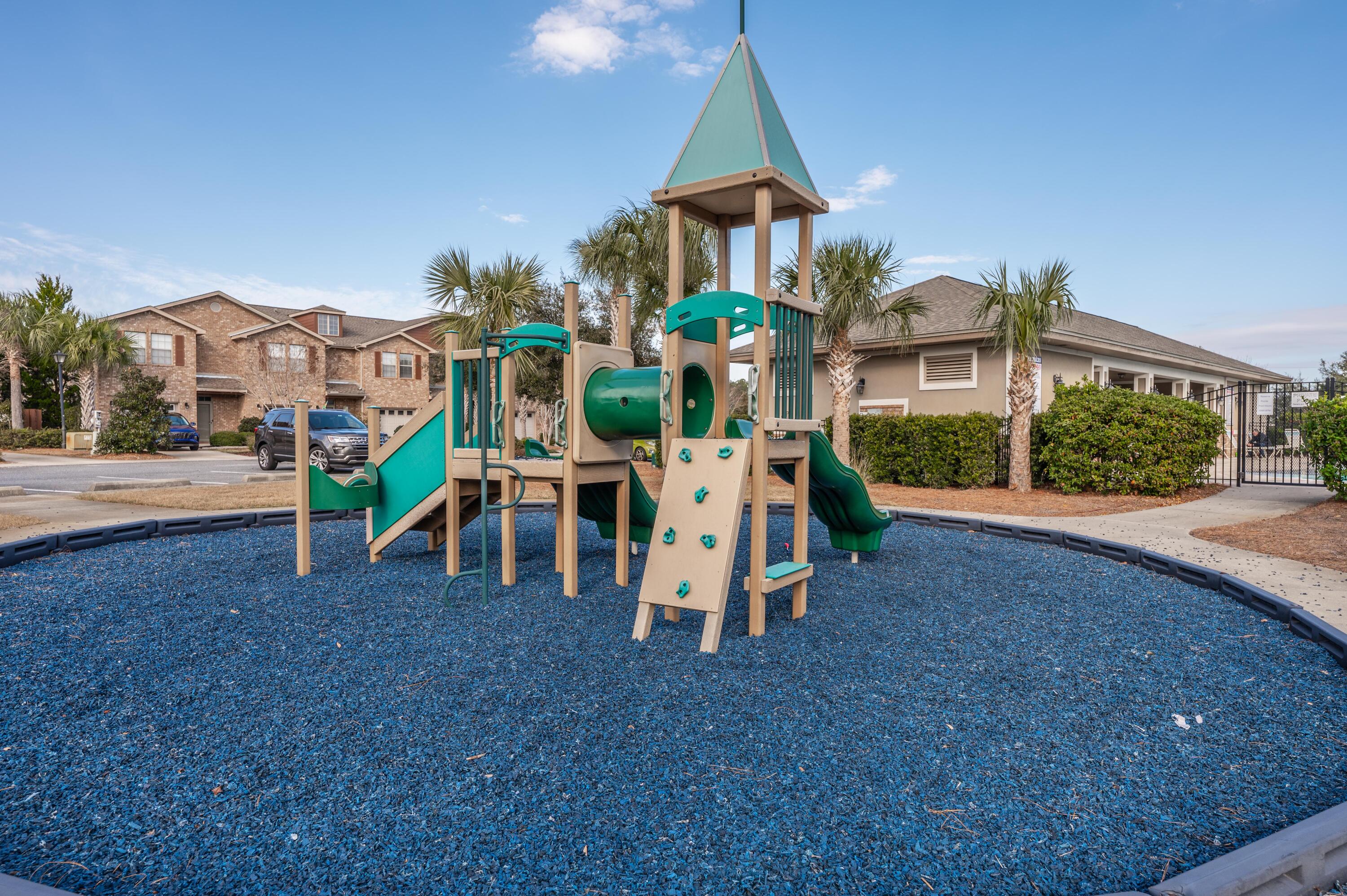 RESERVE POINTE - Residential