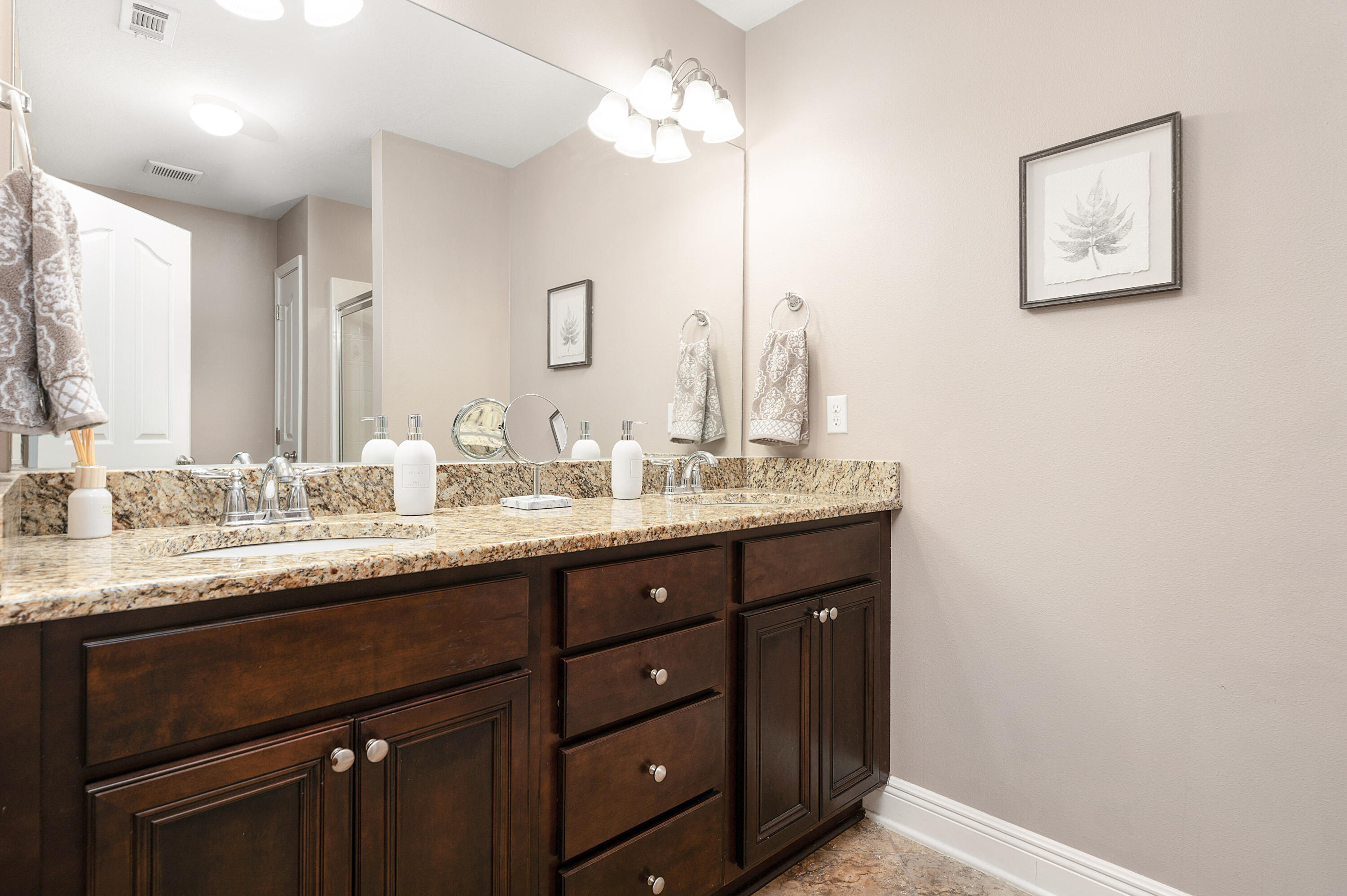 RESERVE POINTE - Residential