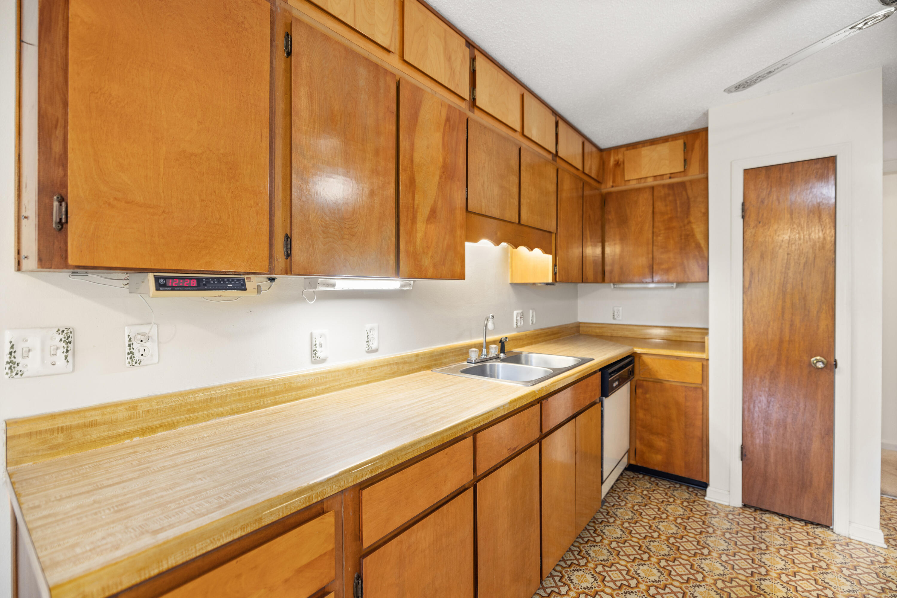 PALM ESTATES UNIT 3 - Residential