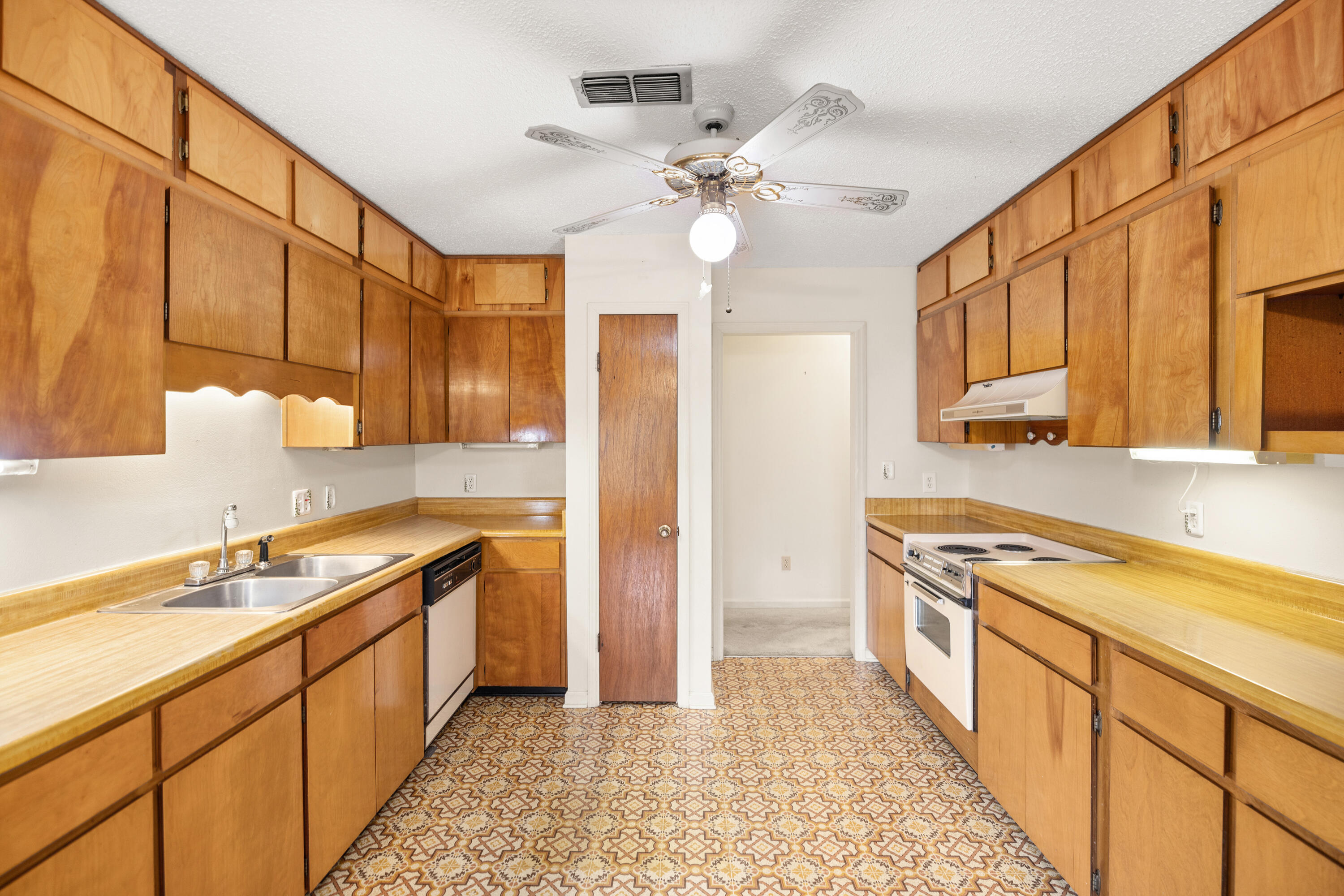 PALM ESTATES UNIT 3 - Residential