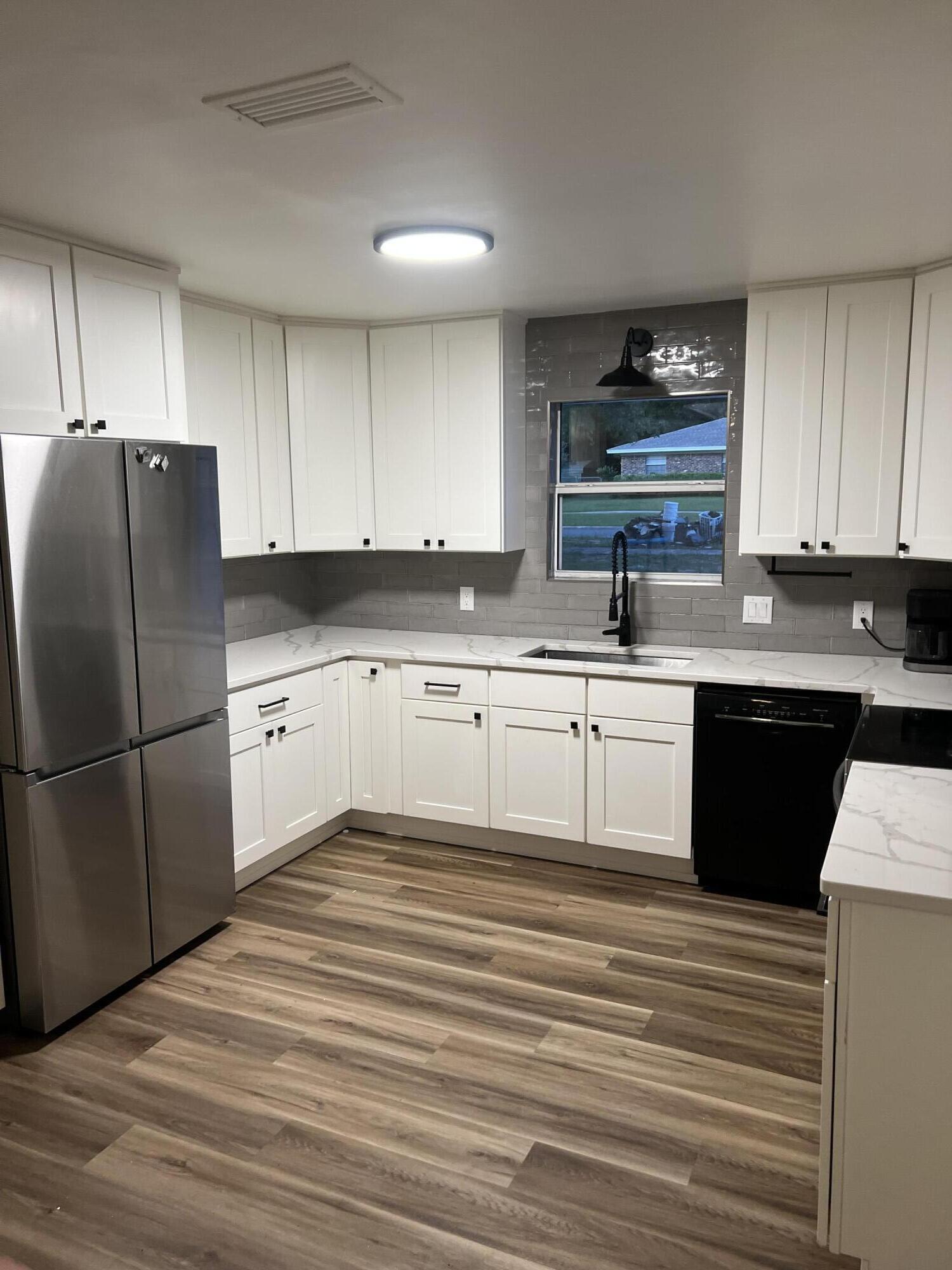 EDGE WATER VILLAGE NORTH LOT 3 BLK 2 - Residential Lease