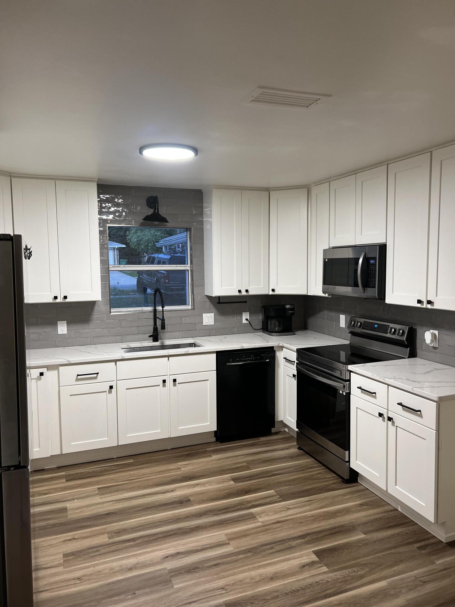 EDGE WATER VILLAGE NORTH LOT 3 BLK 2 - Residential Lease