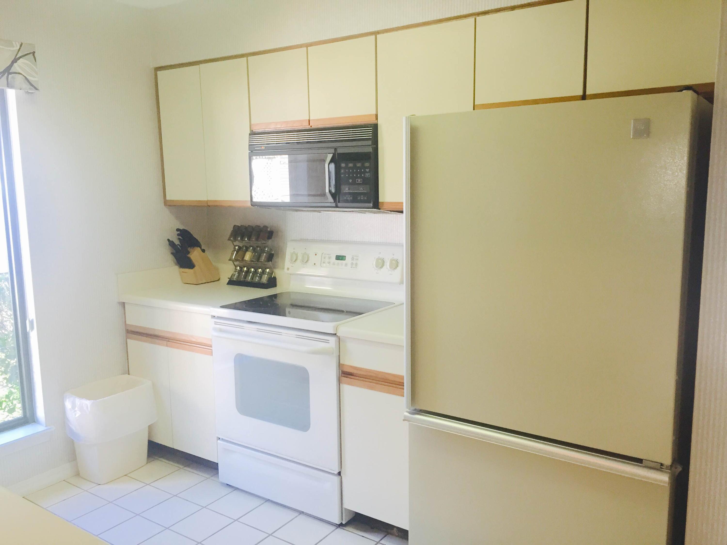 MAGNOLIA BAY CLUB T/H PH 1 - Residential Lease