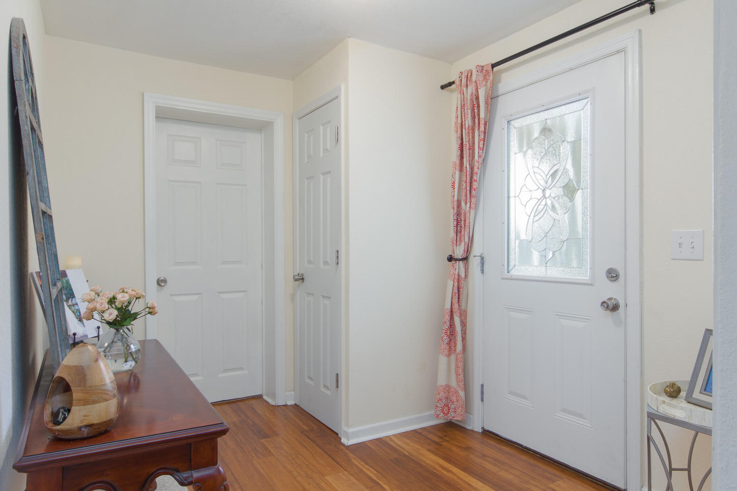 ELLIOTTS POINT - Residential