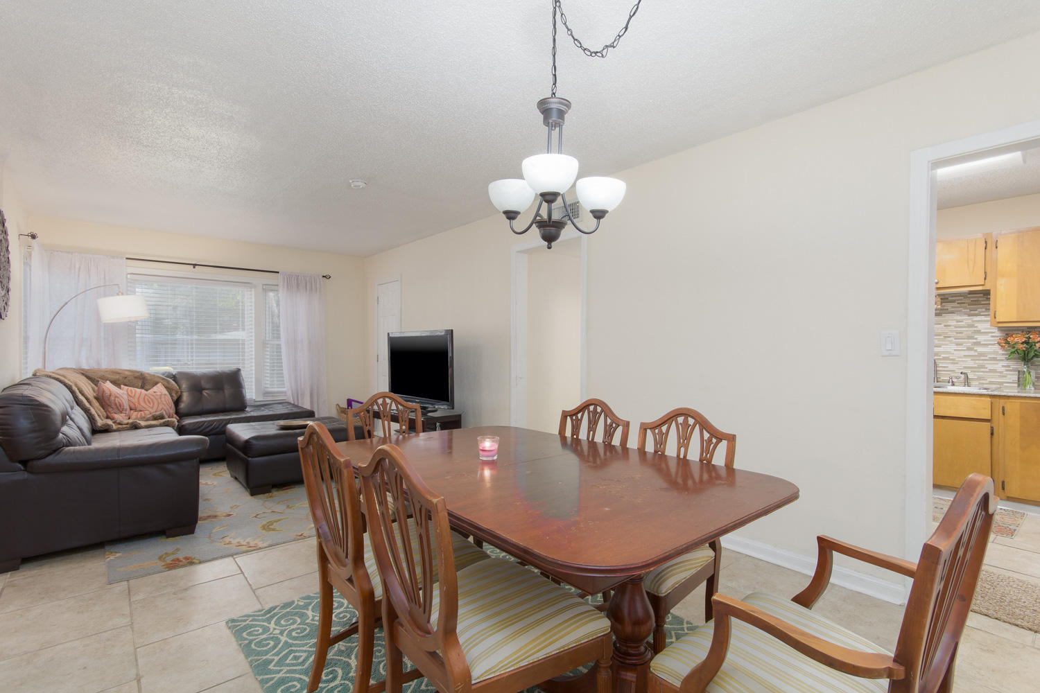 ELLIOTTS POINT - Residential