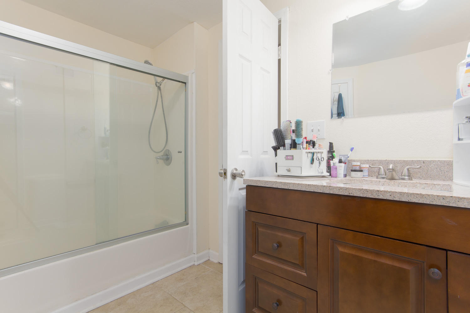 ELLIOTTS POINT - Residential