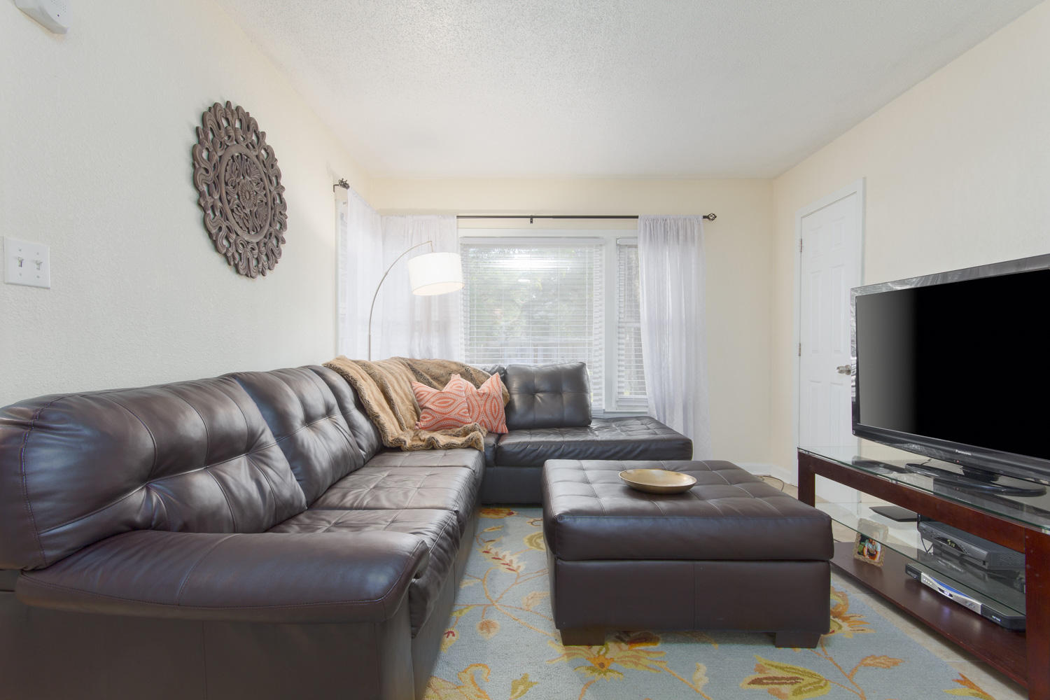 ELLIOTTS POINT - Residential