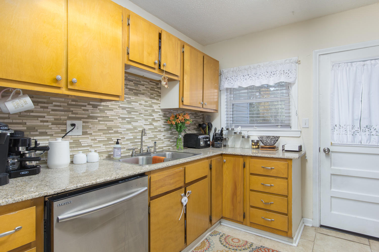 ELLIOTTS POINT - Residential