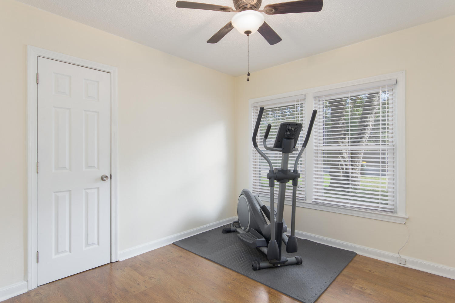 ELLIOTTS POINT - Residential