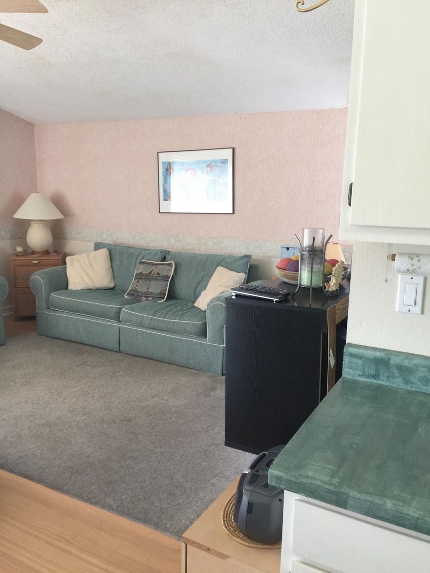 Unbelievable find! Only 1 walking block from beach. Properties this close to the beach and priced under $150k are very hard to come by. Own a piece of paradise. Cheaper than rent. Just North of Public beach access and Pompano Joe's. Easy show. Sold Furnished. 2nd floor unit.
Great vacation rental. Don't wait call today!