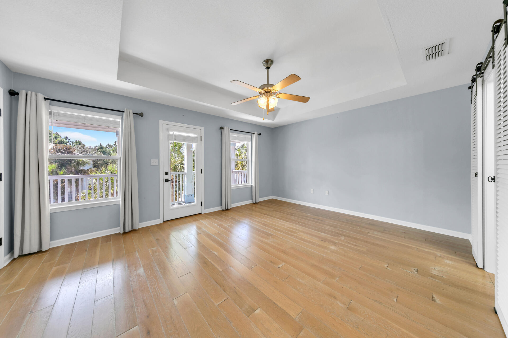EAGLE BAY - Residential