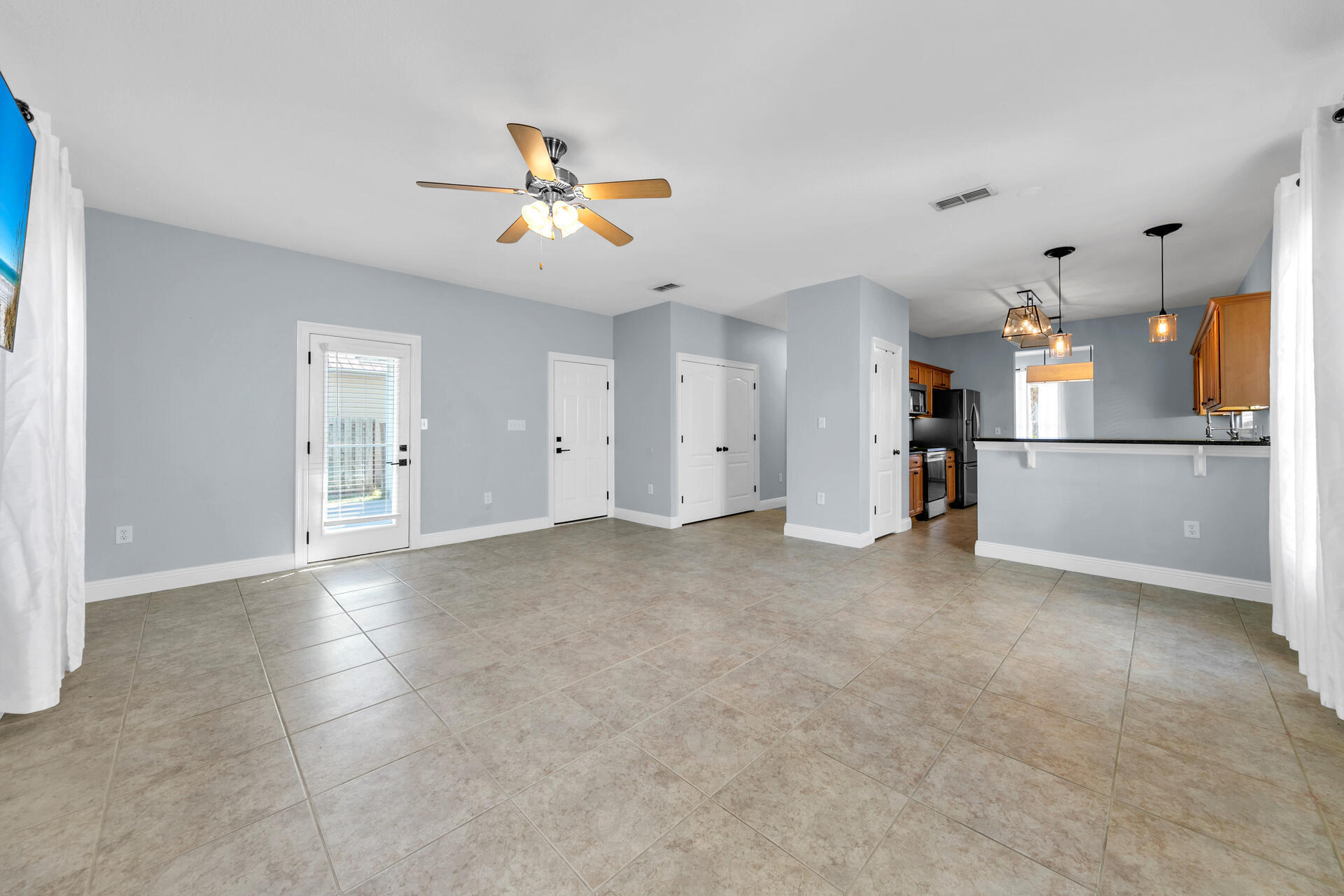 EAGLE BAY - Residential