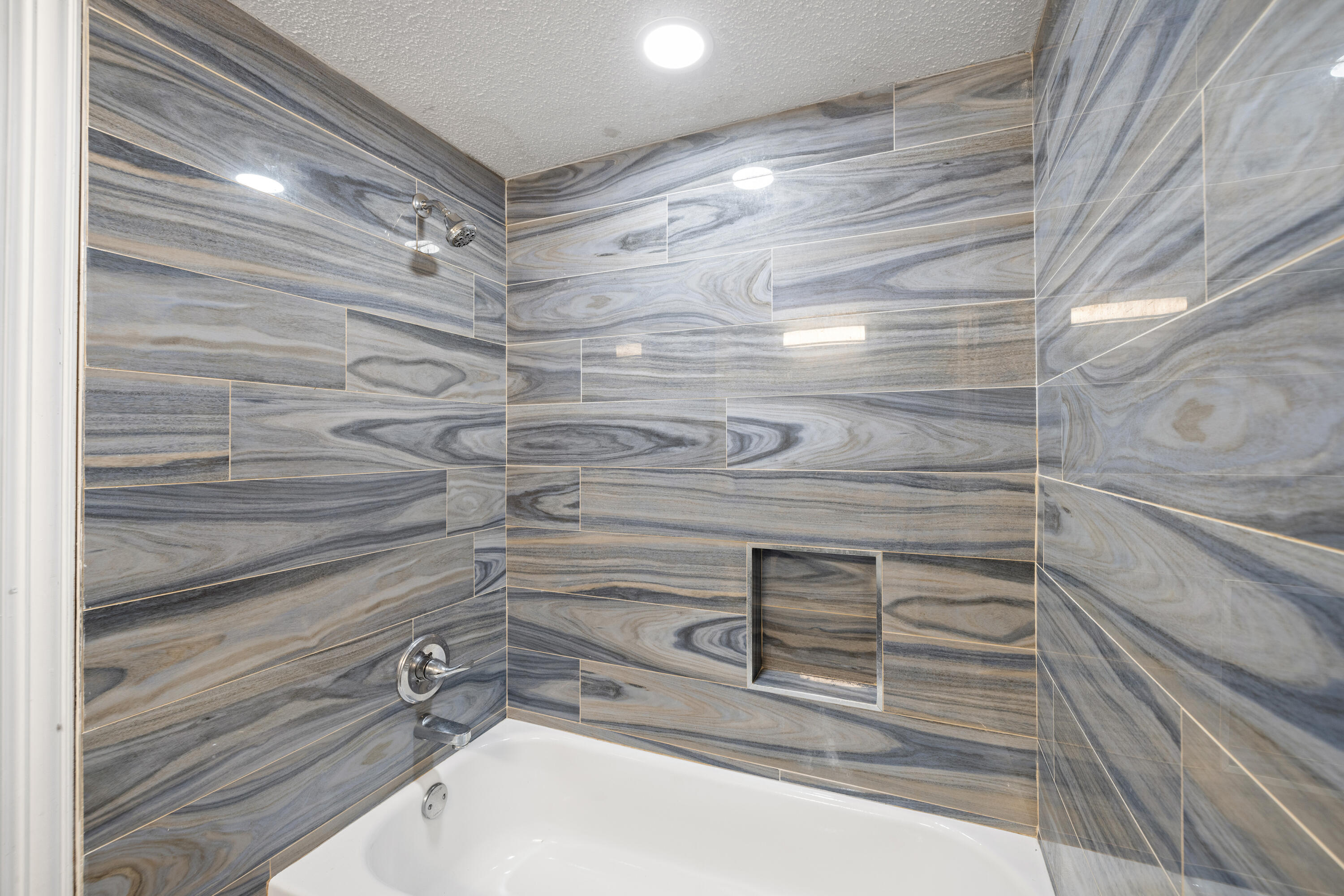 LAKE LORRAINE ESTATES 2 - Residential