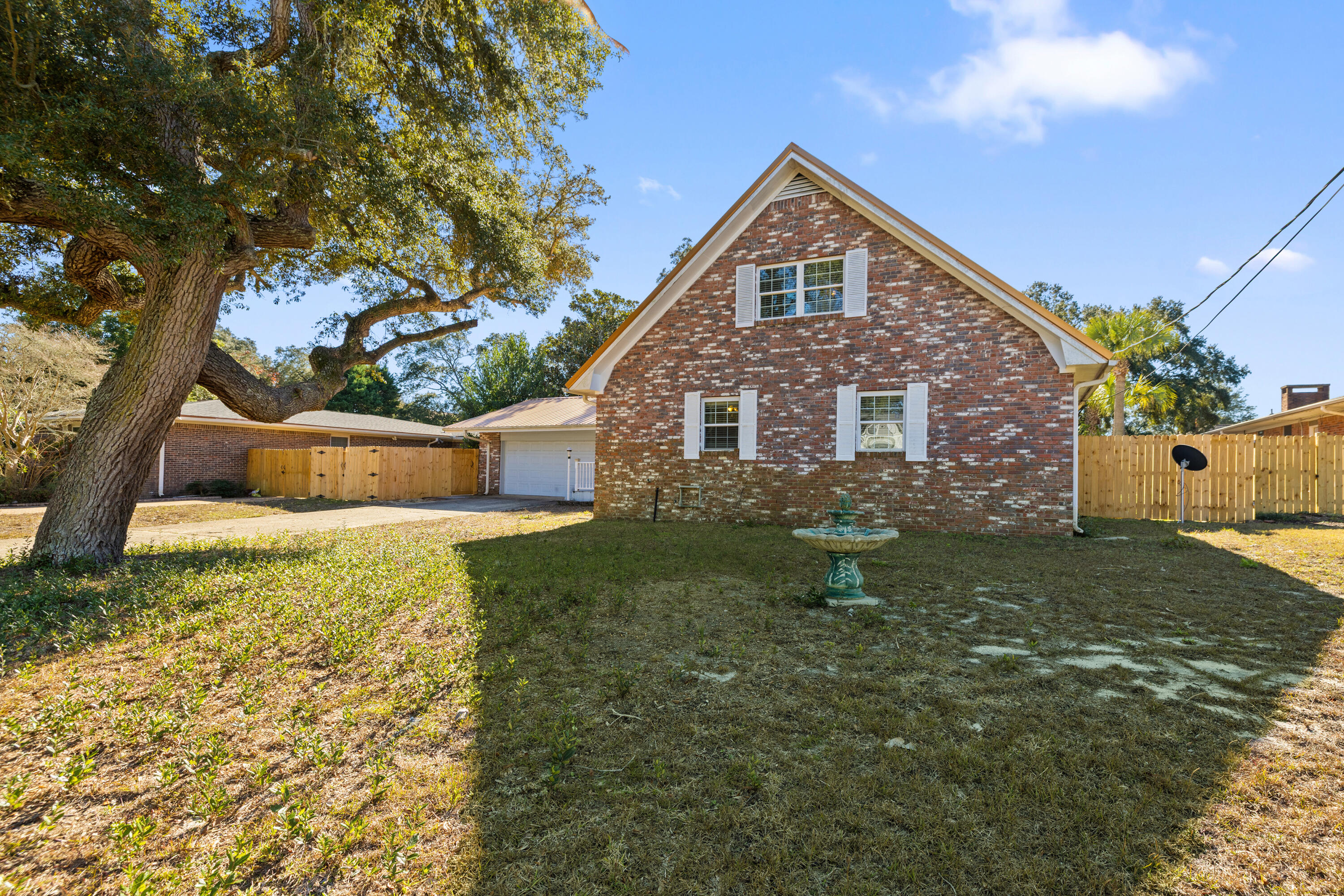 LAKE LORRAINE ESTATES 2 - Residential