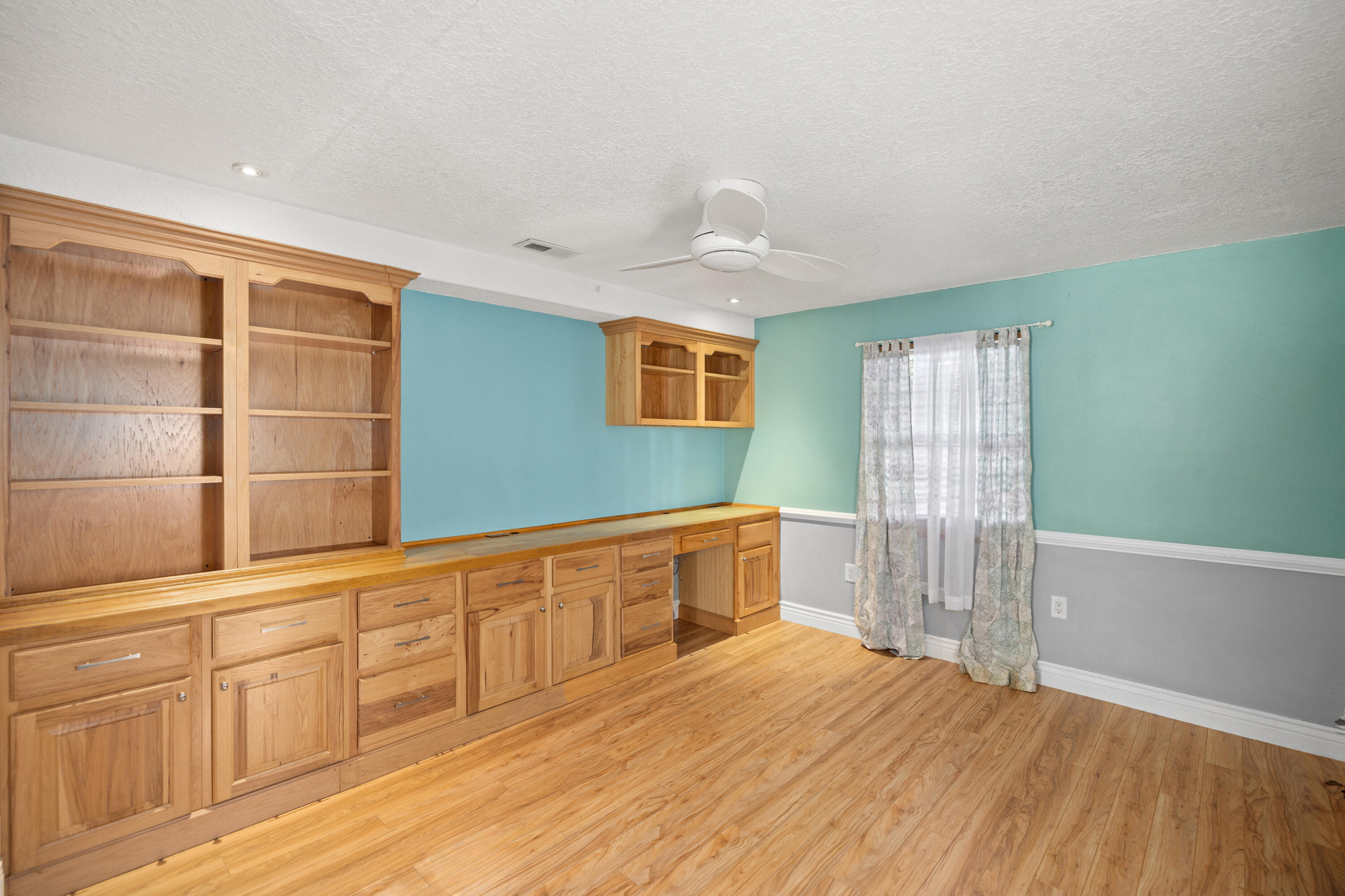 LAKE LORRAINE ESTATES 2 - Residential