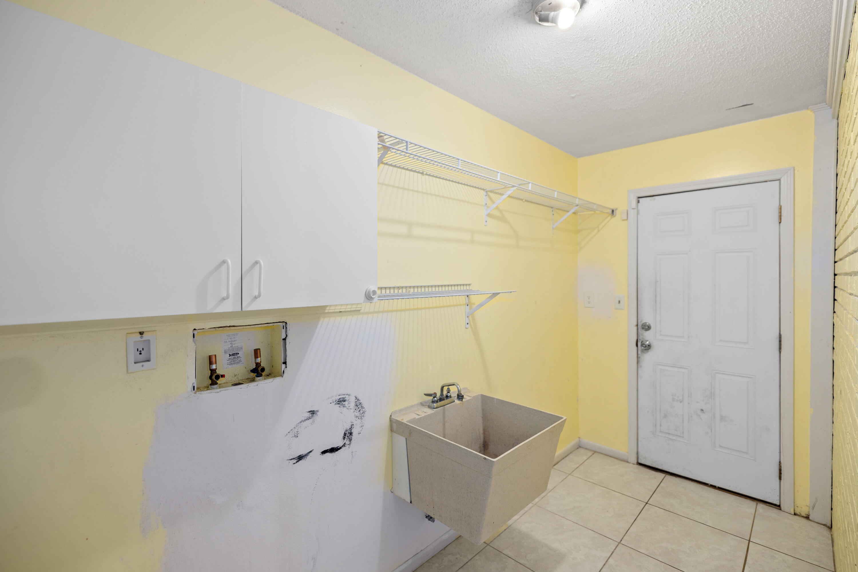 LAKE LORRAINE ESTATES 2 - Residential