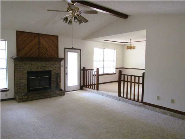 VALPARAISO PINECREST 1 - Residential Lease