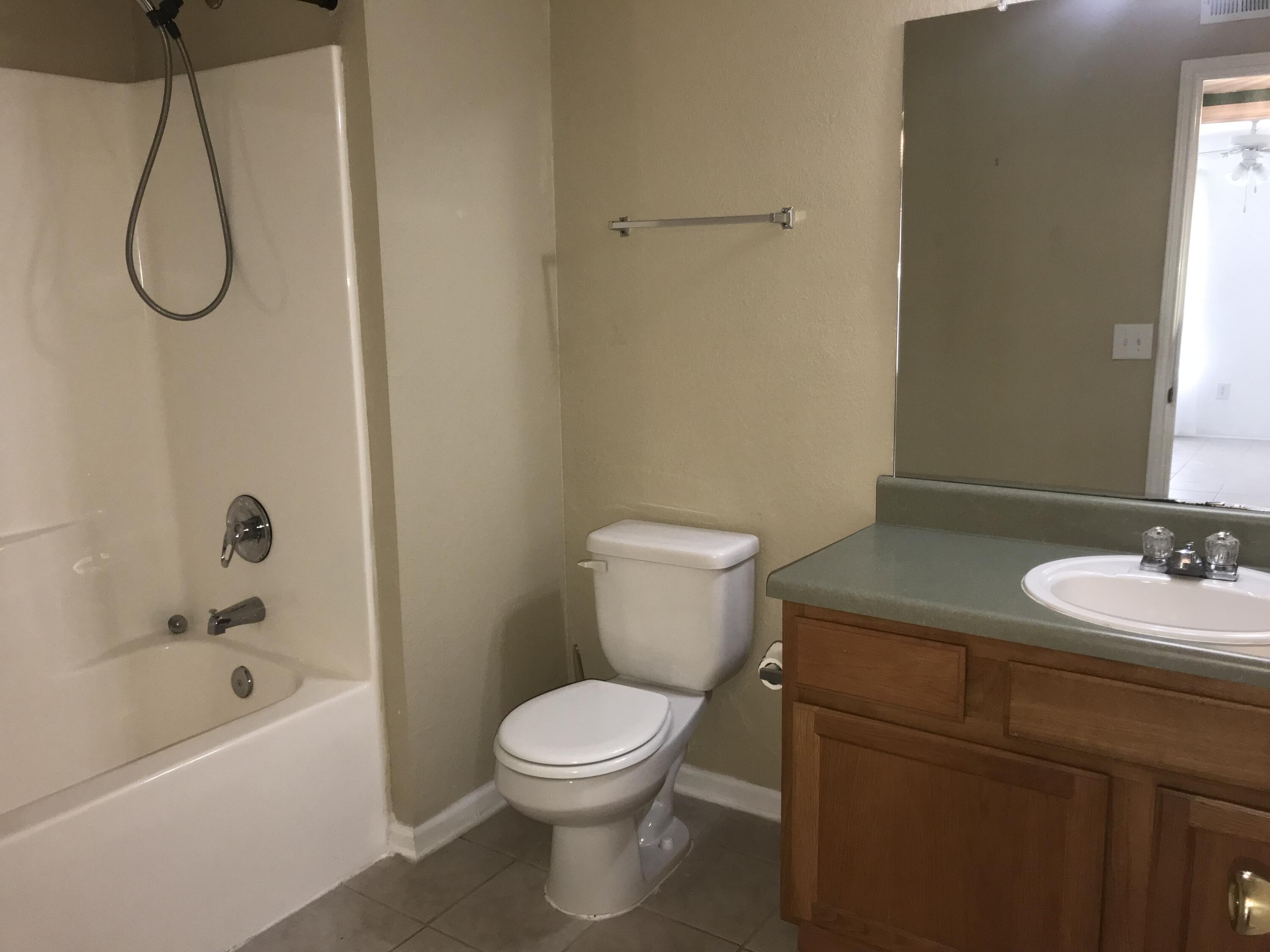 INDIAN LAKE - Residential Lease