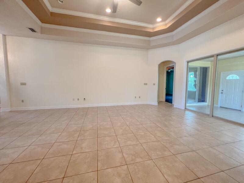 CHARDONNAY ESTATES - Residential