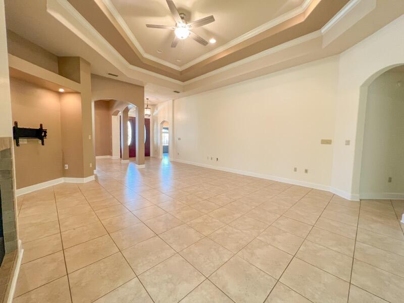 CHARDONNAY ESTATES - Residential