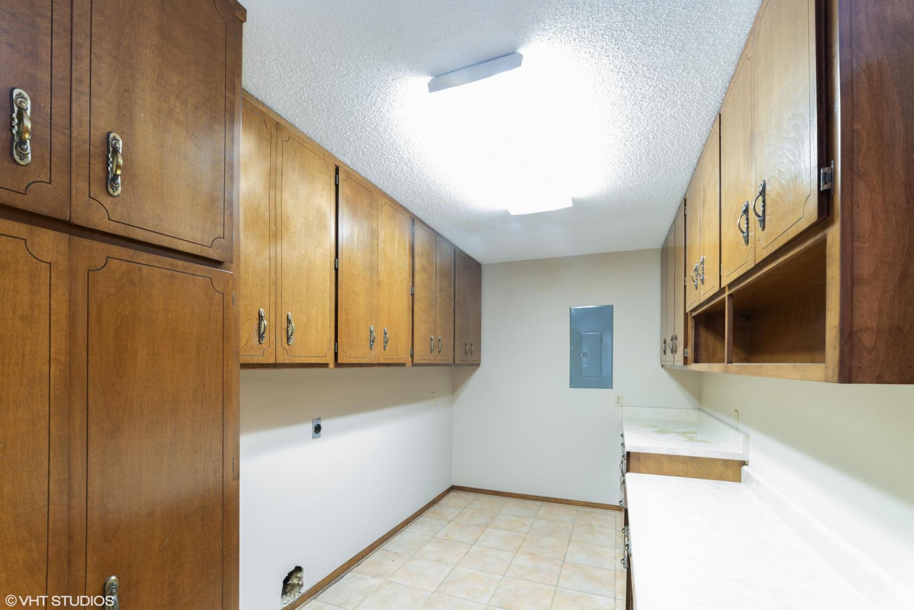 TWIN LAKES ESTATES - Residential