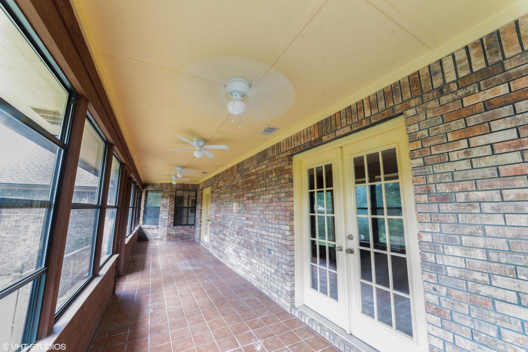 TWIN LAKES ESTATES - Residential