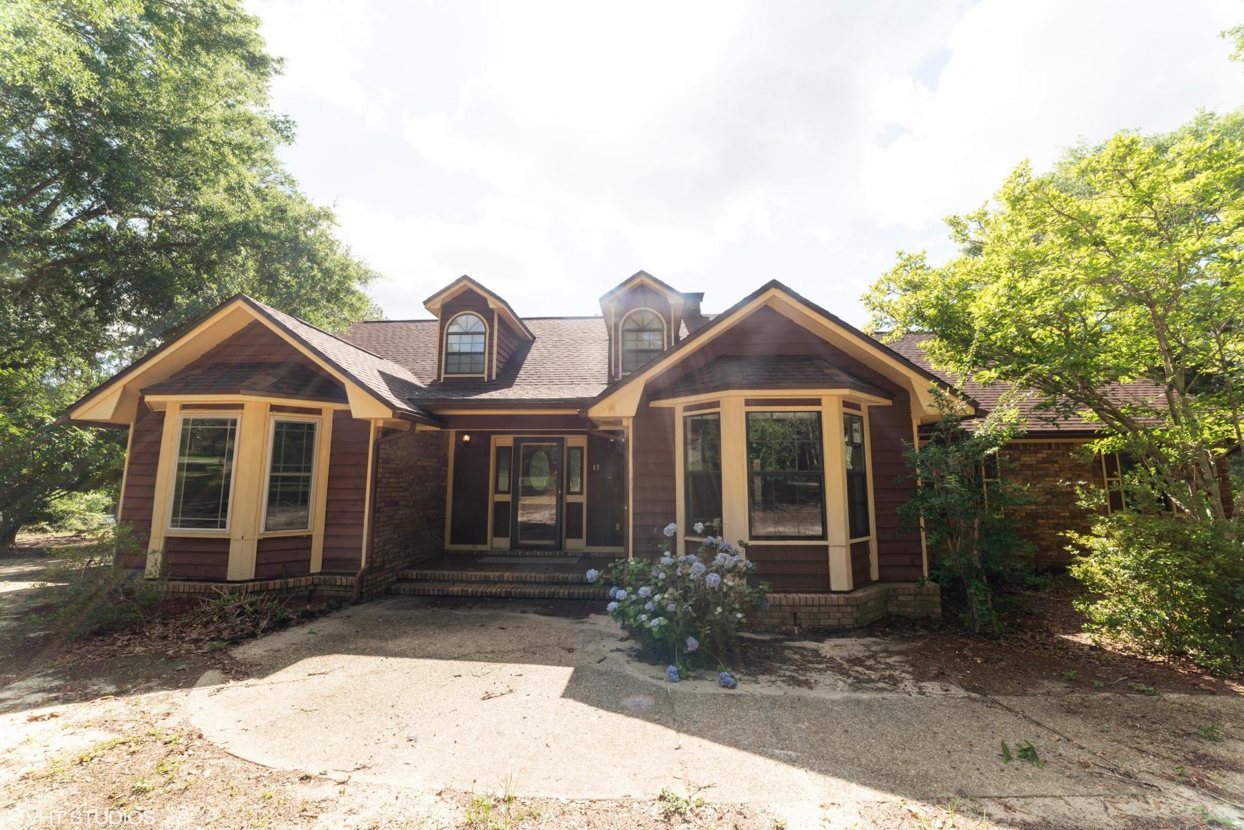 TWIN LAKES ESTATES - Residential