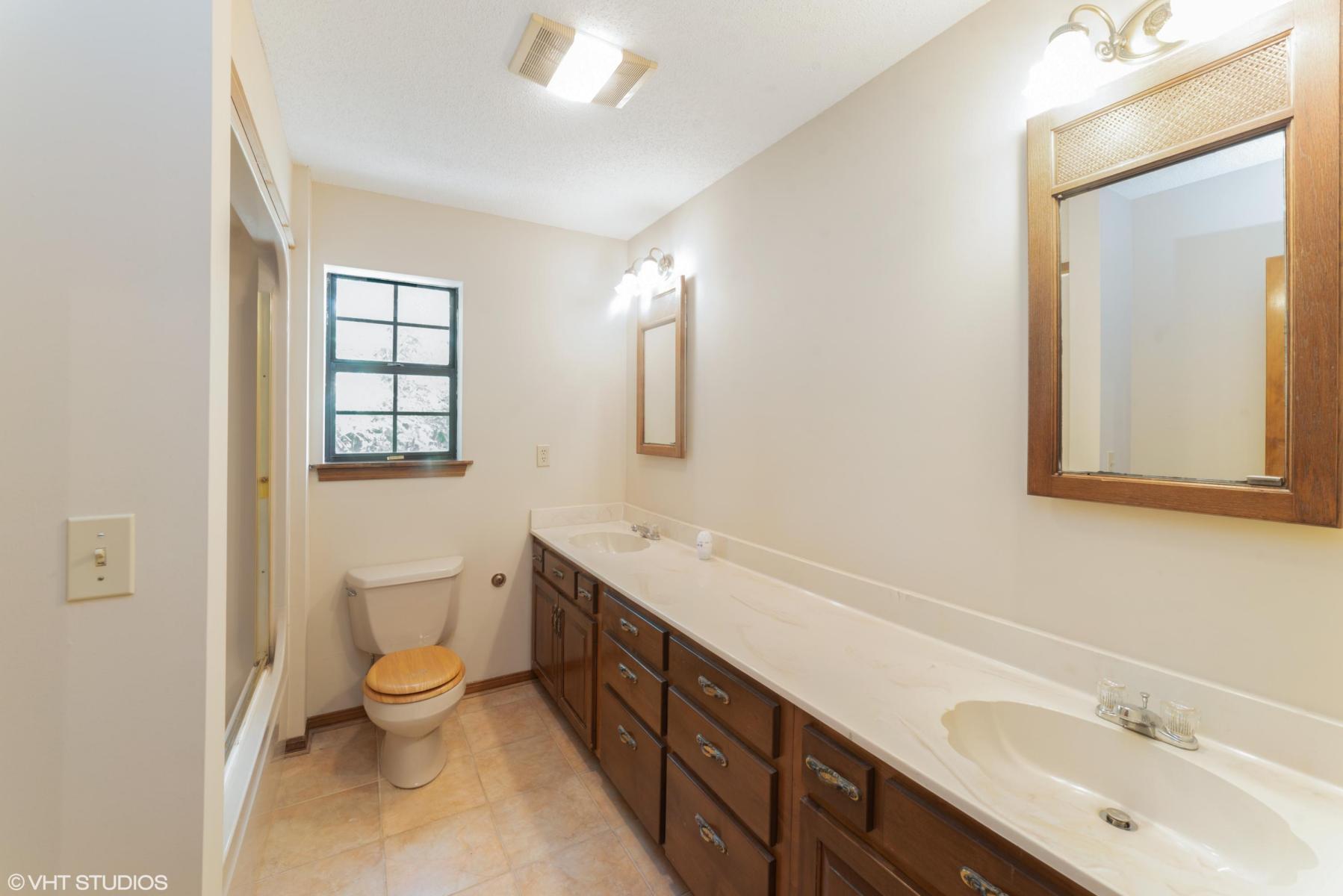 TWIN LAKES ESTATES - Residential