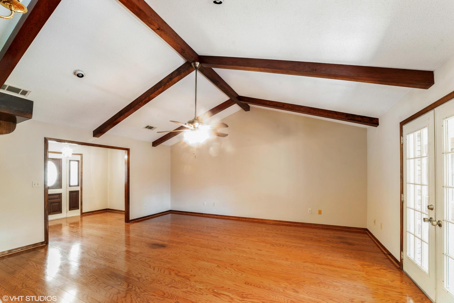 TWIN LAKES ESTATES - Residential